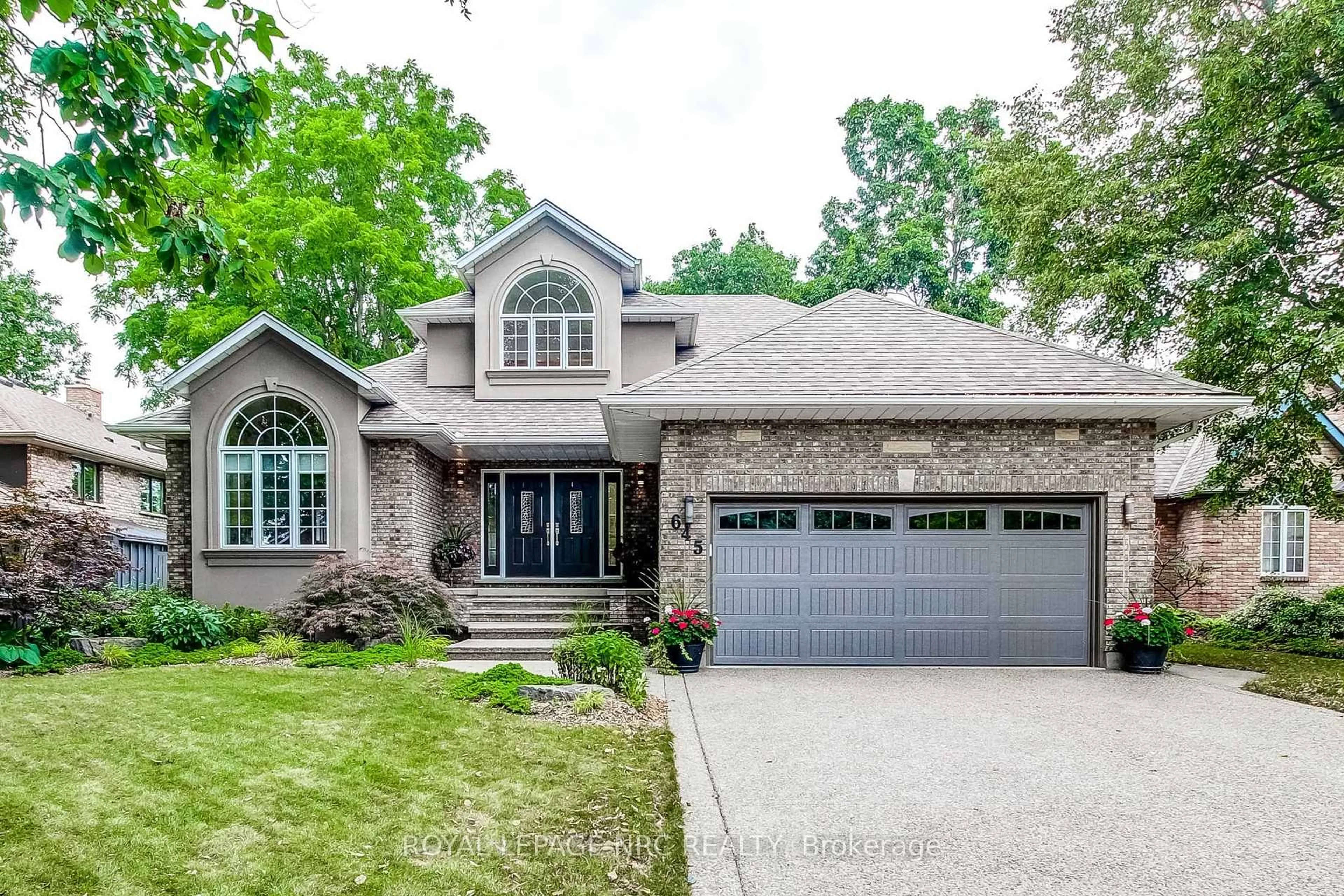 Home with brick exterior material, street for 645 Clarence St, Port Colborne Ontario L3K 6B8