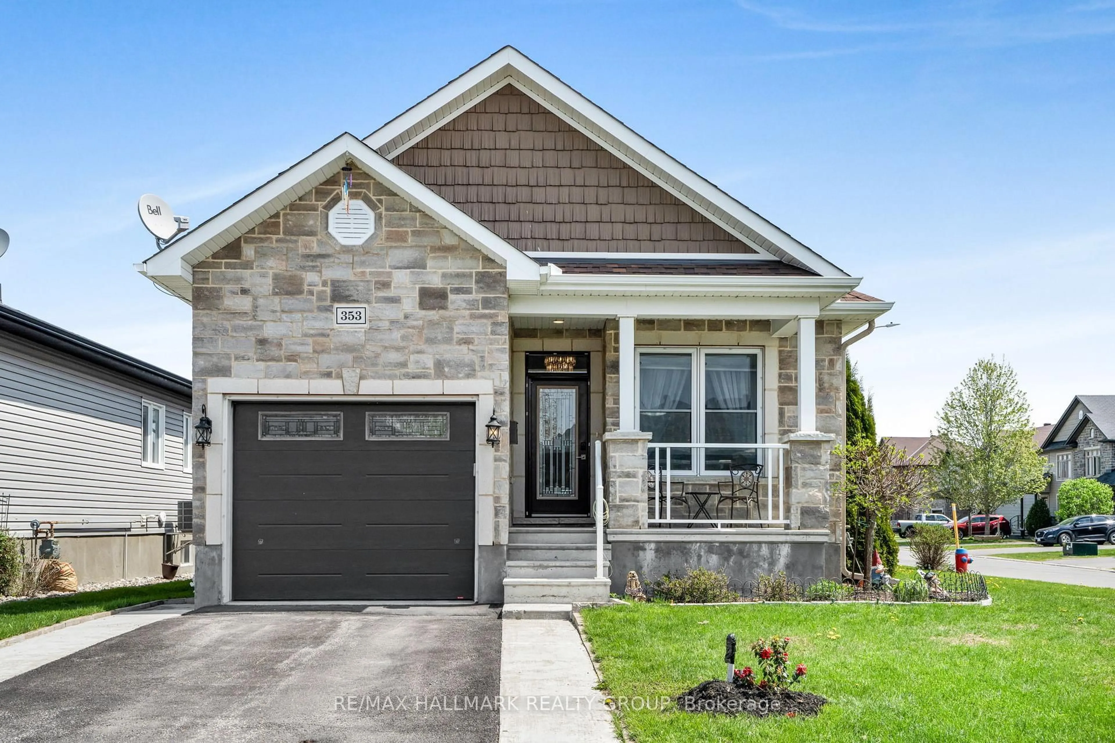 Home with brick exterior material, street for 353 Trillium Circ #023102003108565, Alfred and Plantagenet Ontario K0A 3K0