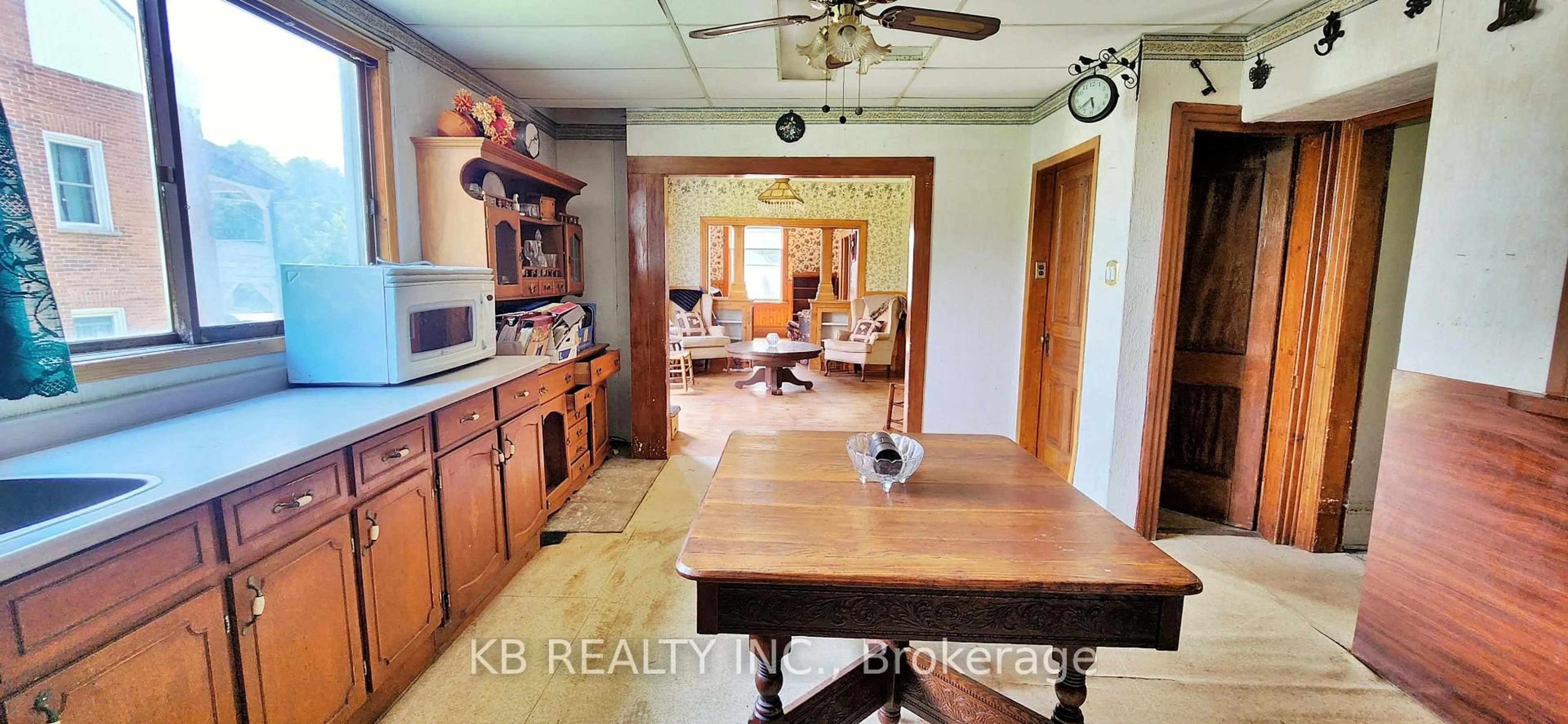 Open concept kitchen, ceramic/tile floor for 1033 Bridge St, Barry's Bay Ontario K0K 1B0