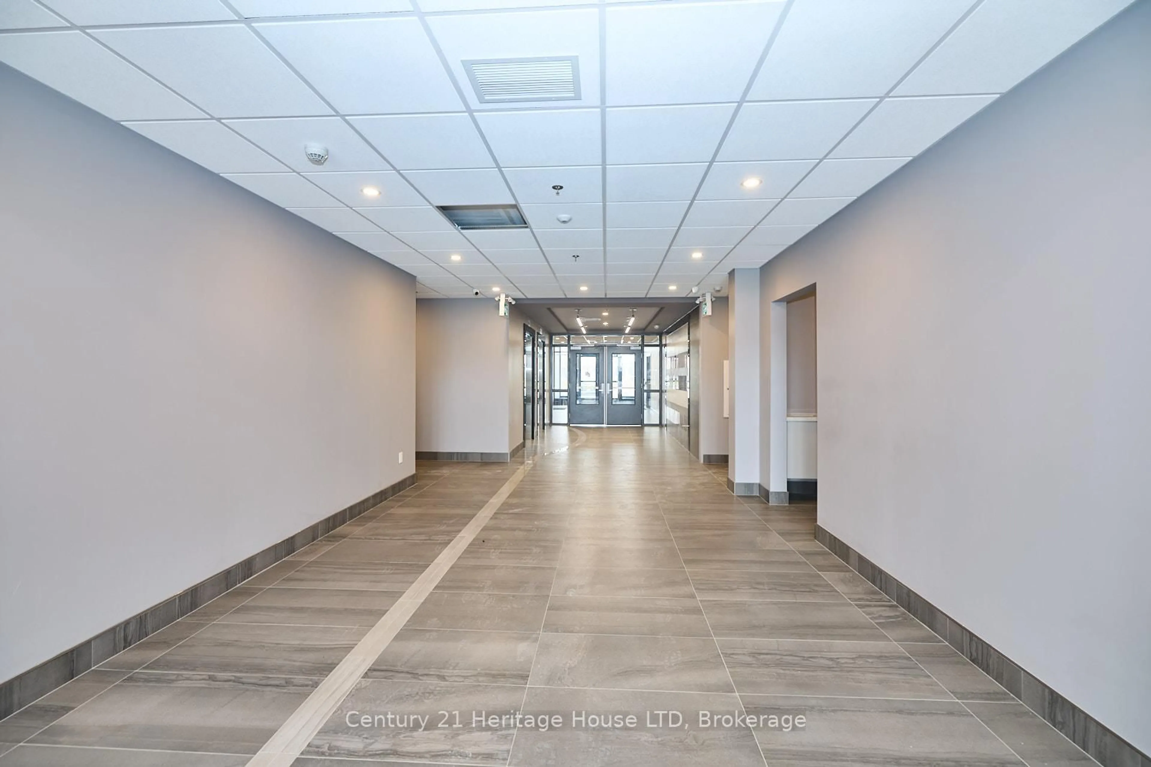 Indoor foyer for 300B Fourth Ave #407, St. Catharines Ontario L2S 0E6