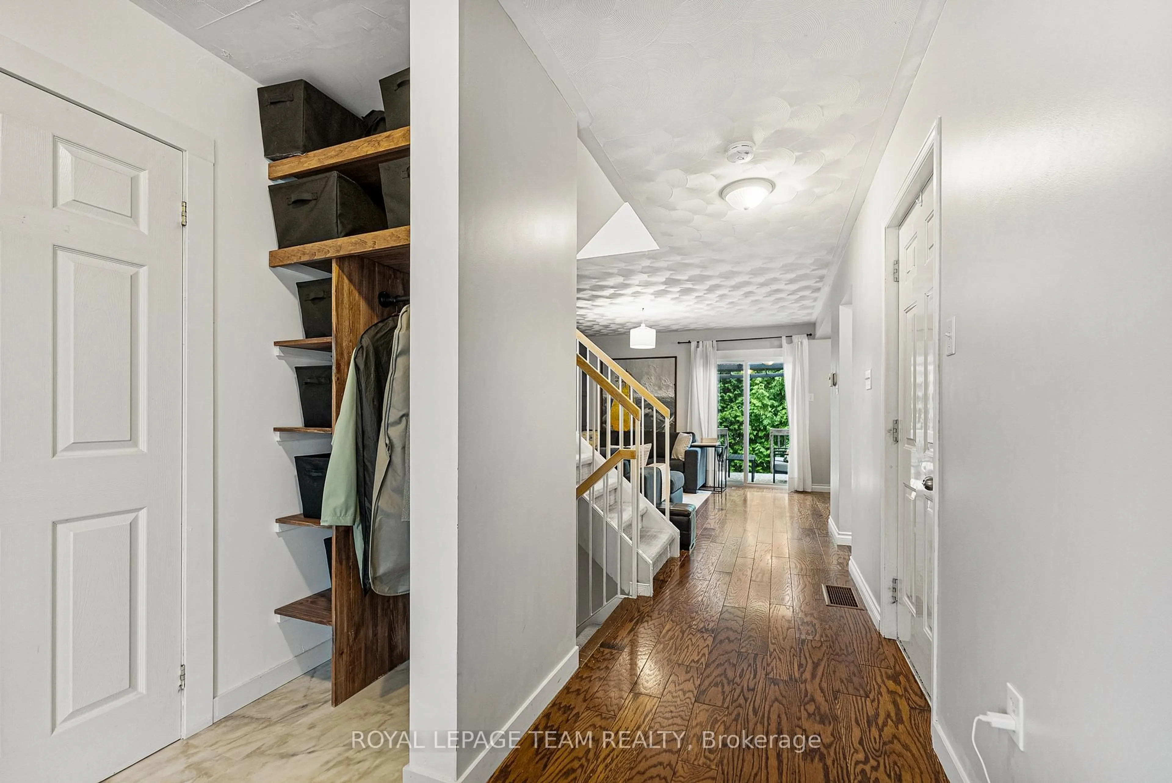 Indoor entryway for 6 JASON St, Cobden Ontario K0J 1K0