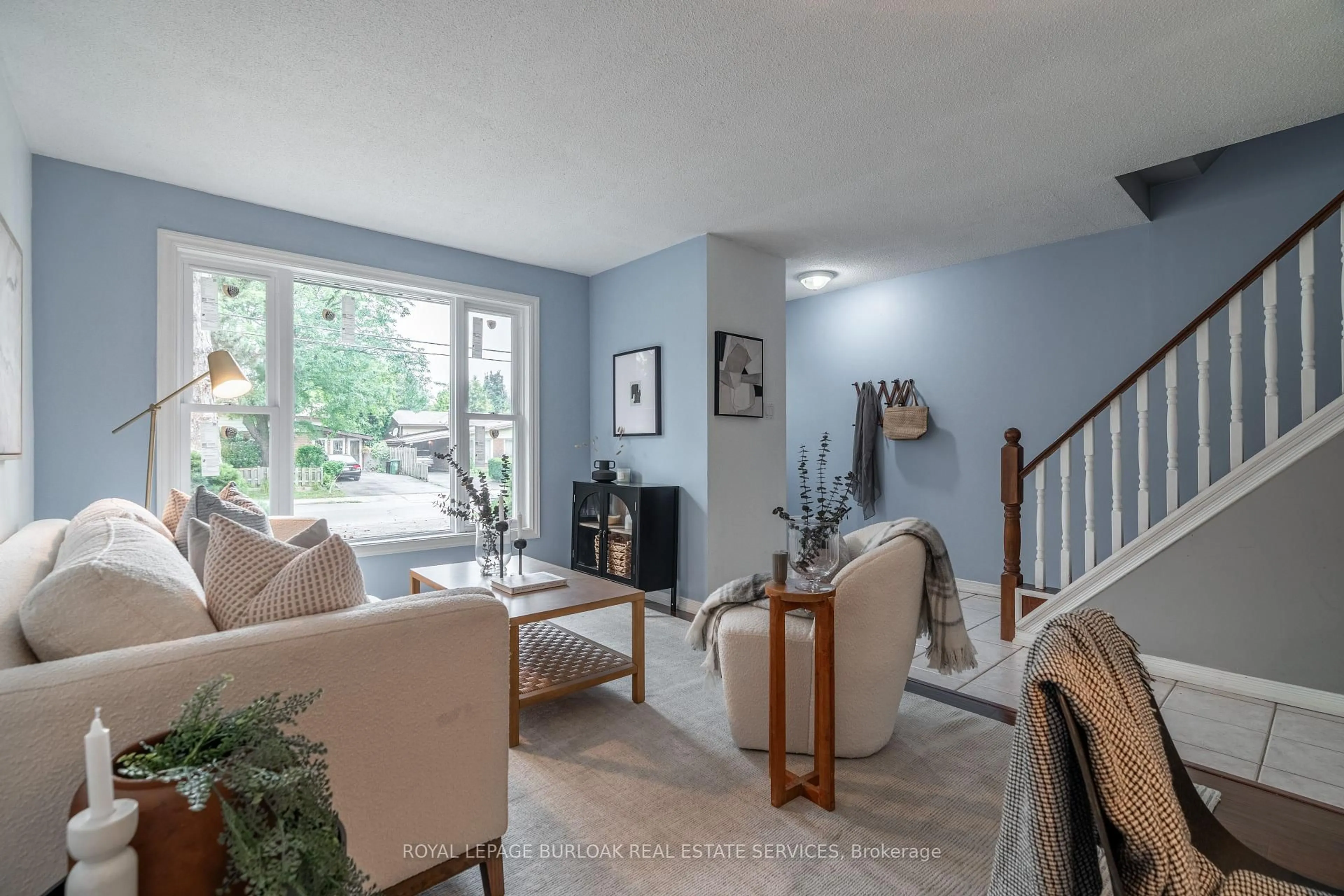 Living room with furniture, unknown for 117 Bonaventure Dr #16, Hamilton Ontario L9C 4P8