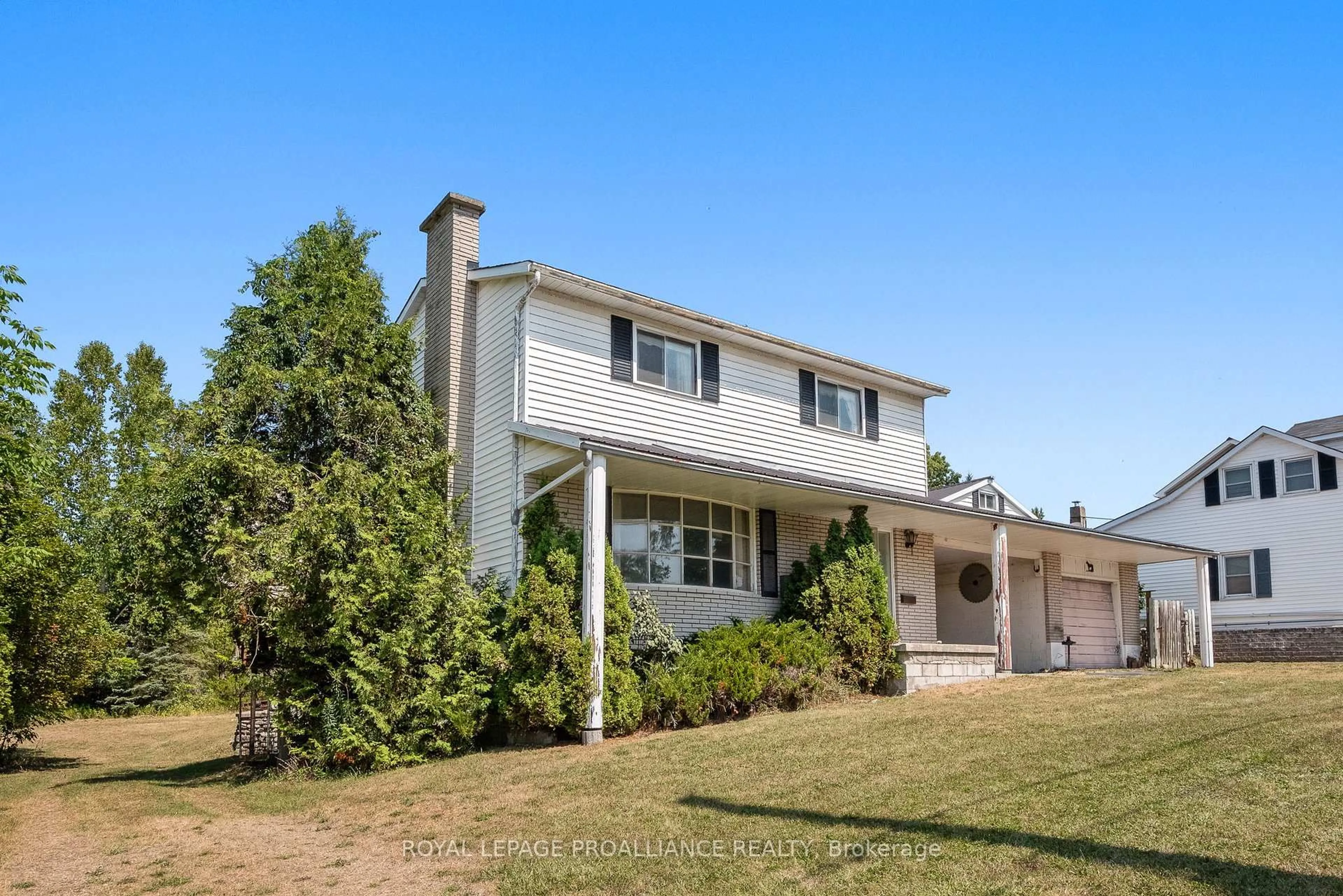 Home with vinyl exterior material, unknown for 11 Division St, Trent Hills Ontario K0L 1Y0