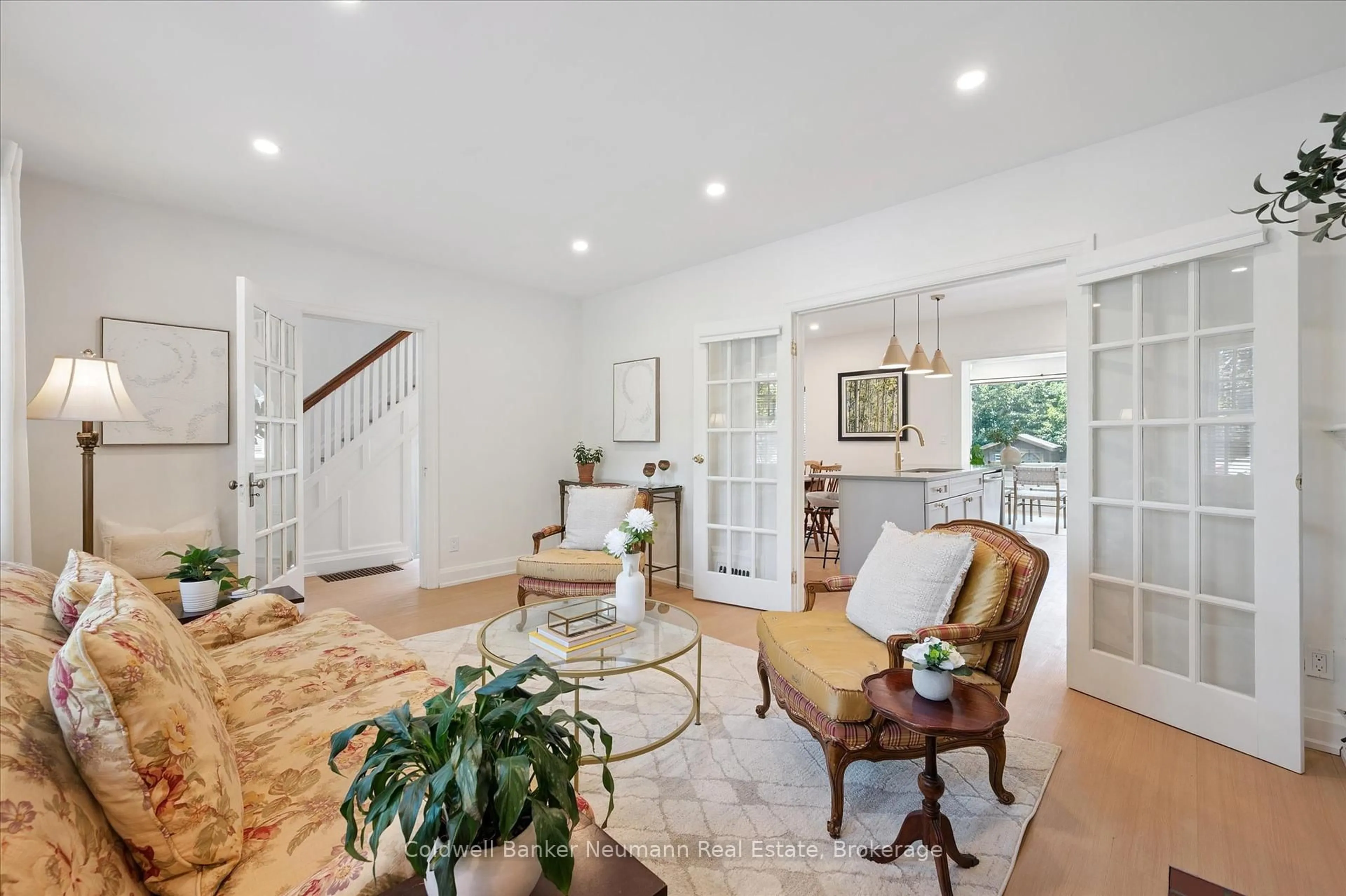 Indoor entryway for 230 Dublin St, Guelph Ontario N1H 4P3