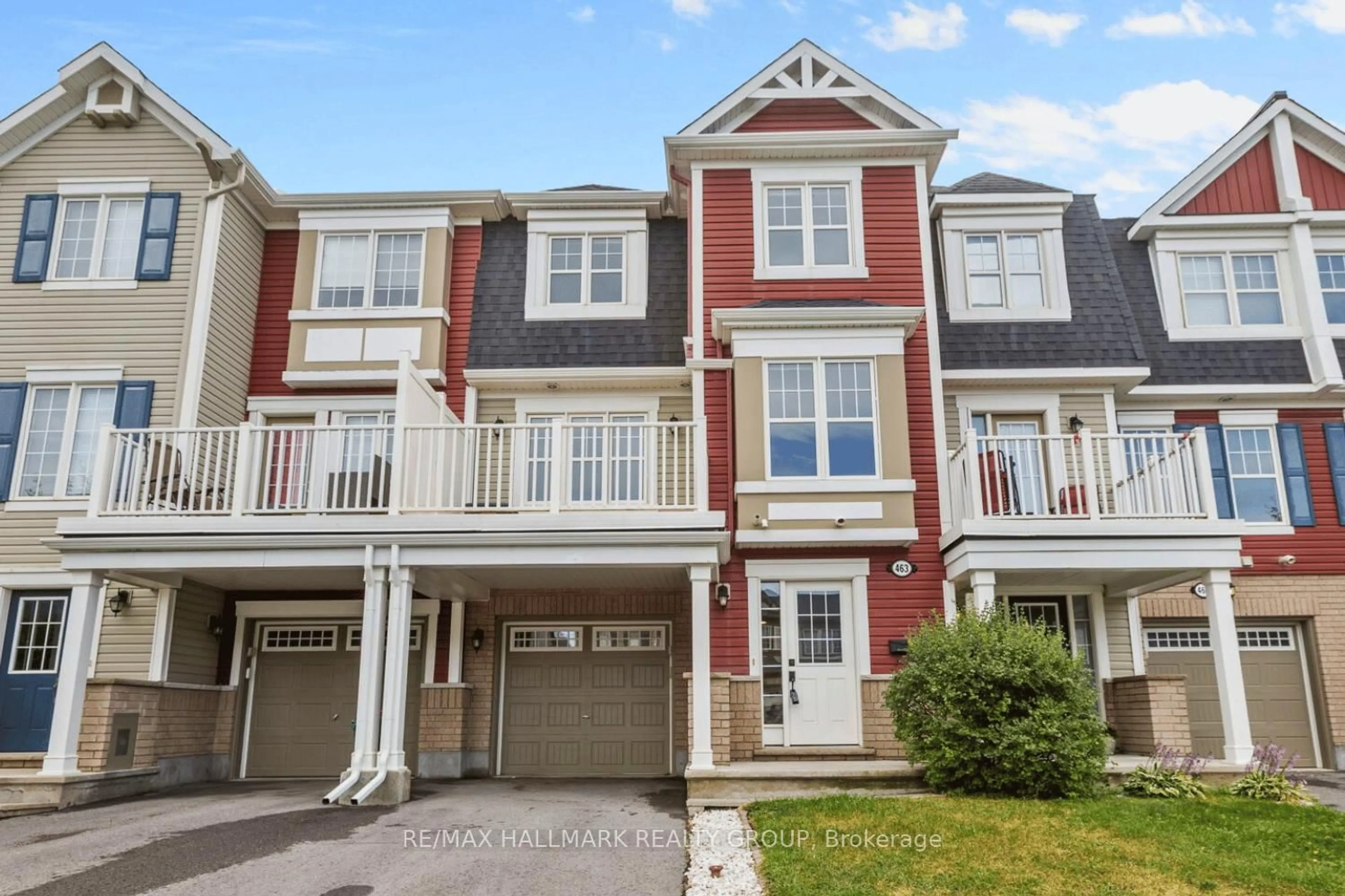 Home with vinyl exterior material, street for 463 White Arctic Ave, Ottawa Ontario K2J 6C9
