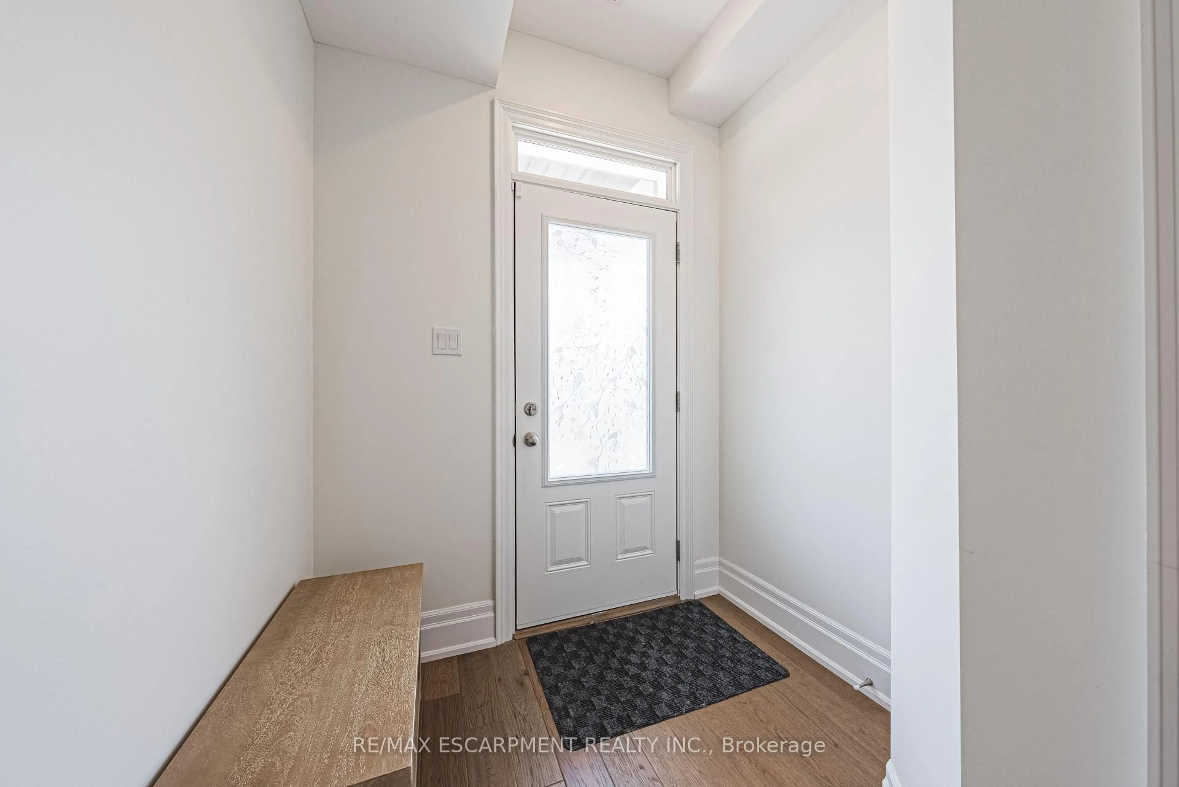 Indoor entryway for 111 Wilson St #6, Hamilton Ontario L9B 2G7