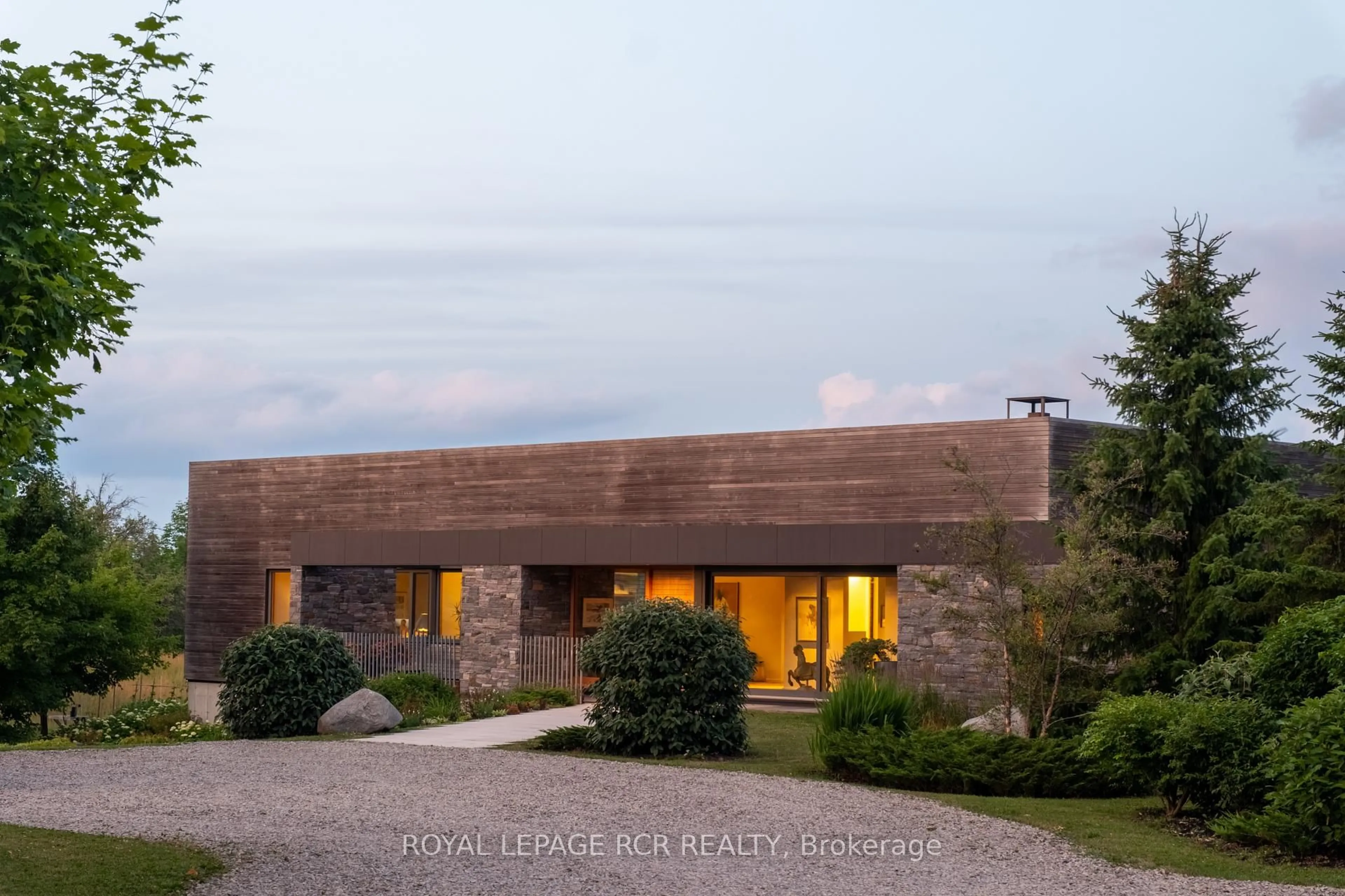 Home with brick exterior material, building for 5211 Tenth Line, Erin Ontario N0B 1T0