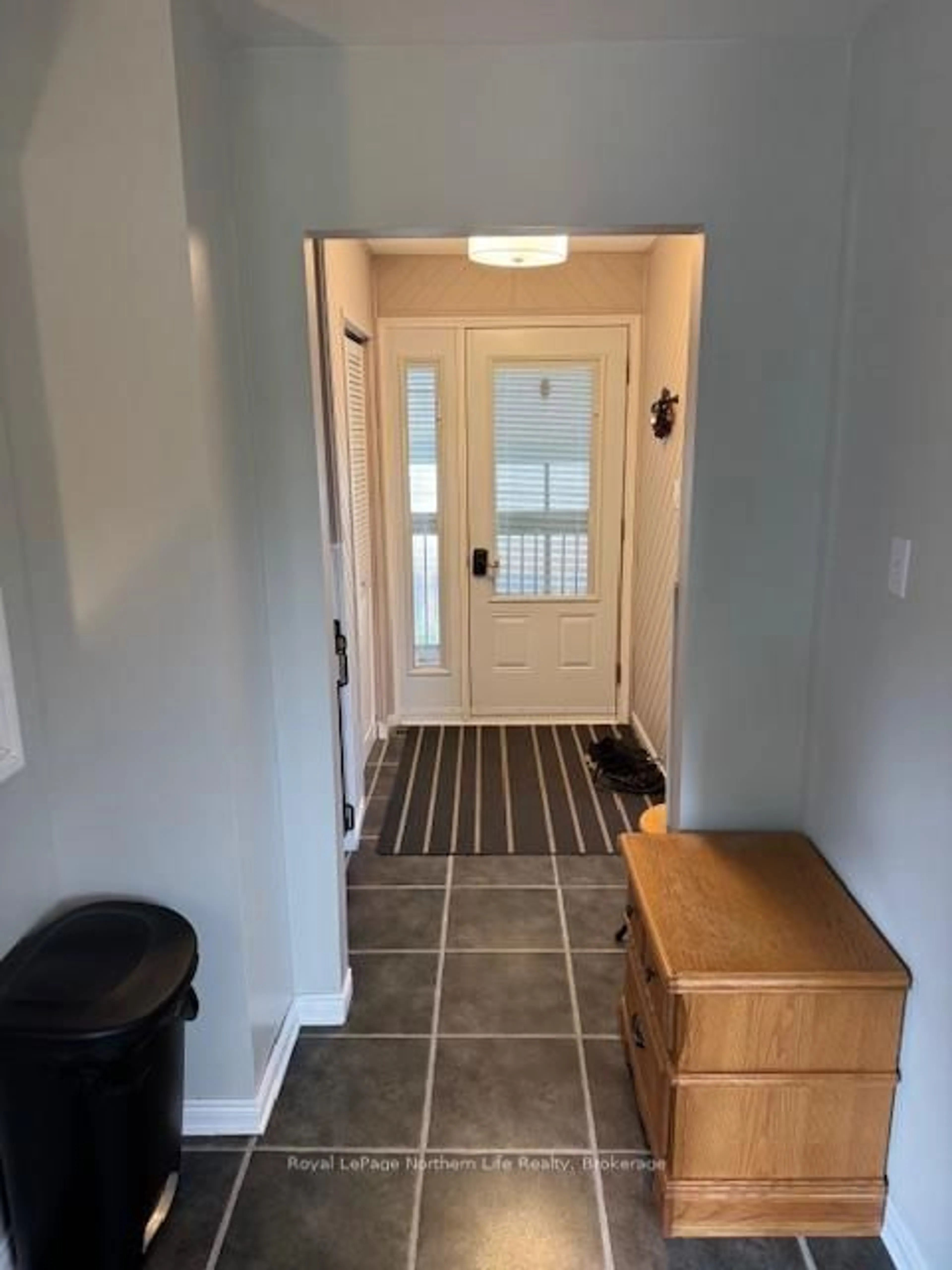 Indoor entryway for 423 Roy St, West Nipissing Ontario P2B 3E7
