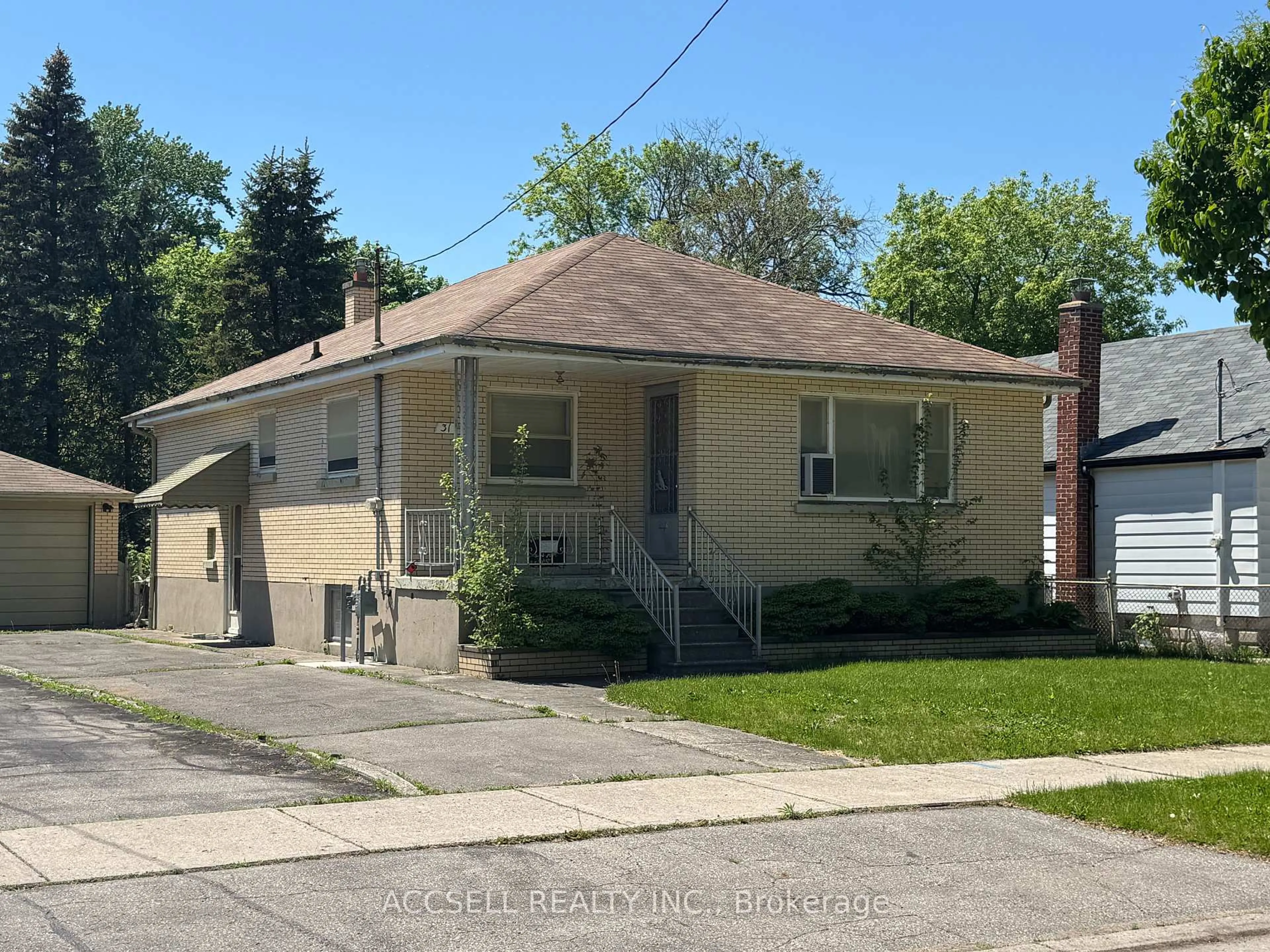 Unknown for 31 Lyman St, London East Ontario N5Y 1M5