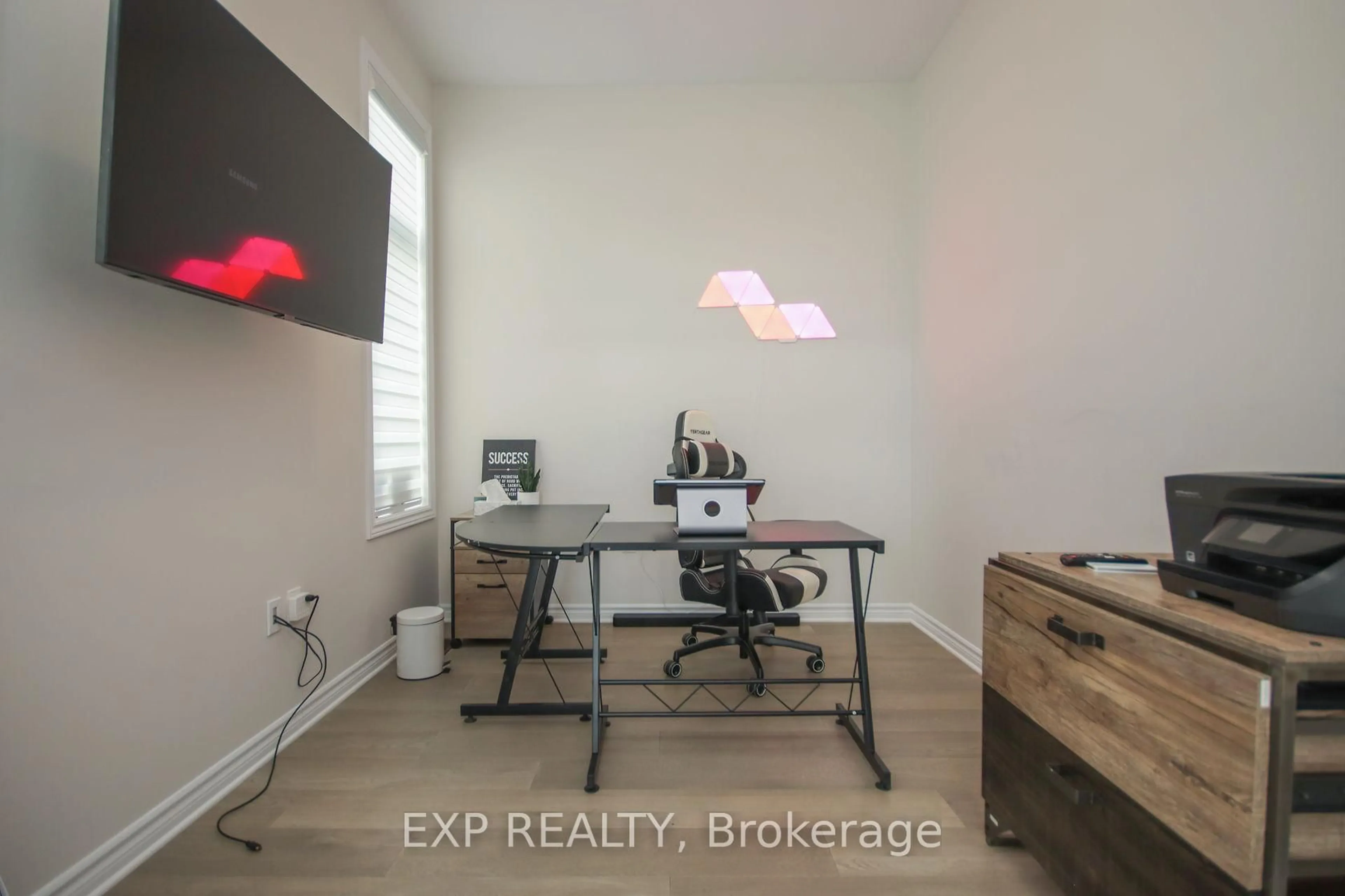 A pic of a room for 4559 KELLY FARM Dr, Ottawa Ontario K1X 0E7