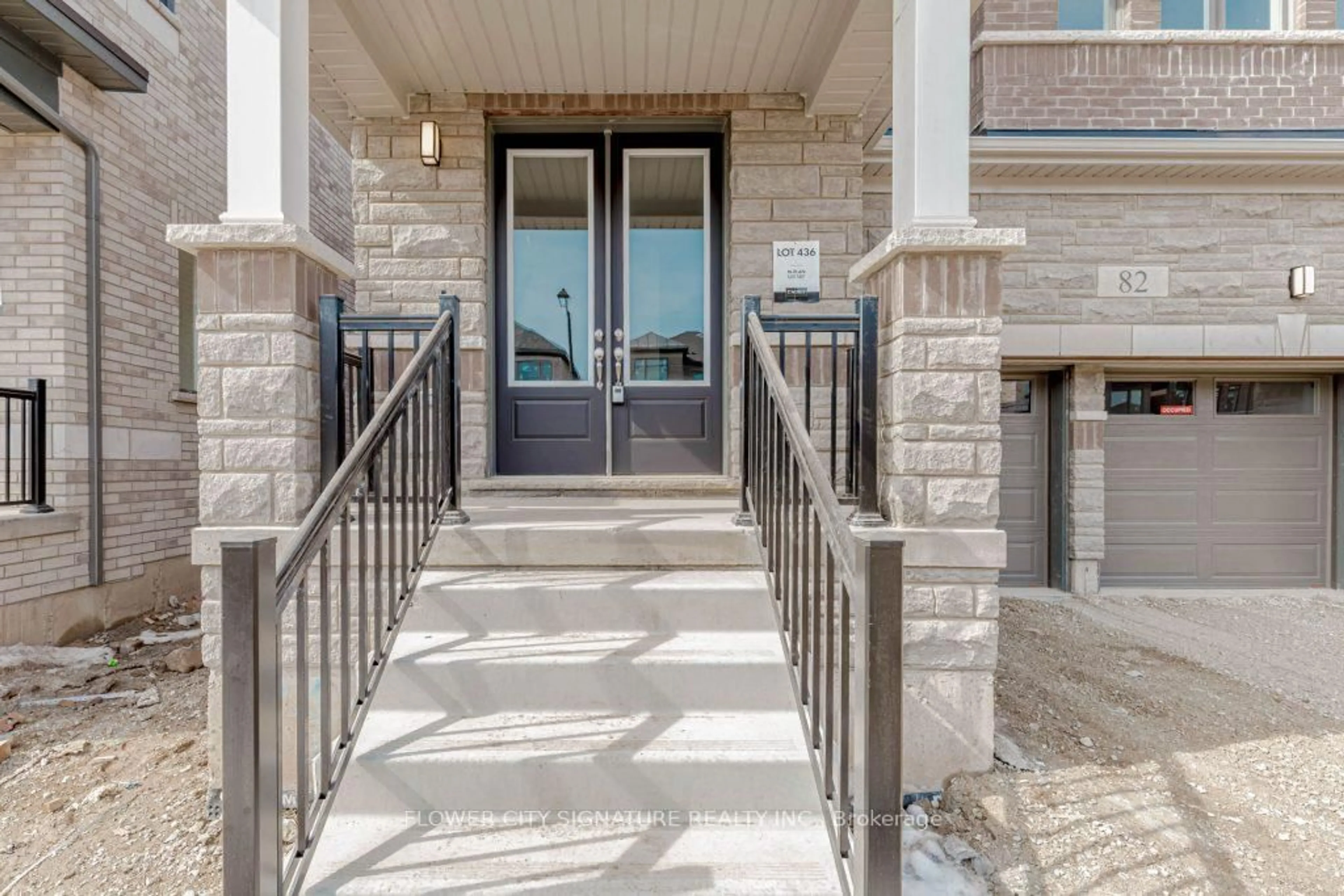 Indoor entryway for 82 Player Dr, Erin Ontario N0B 1T0