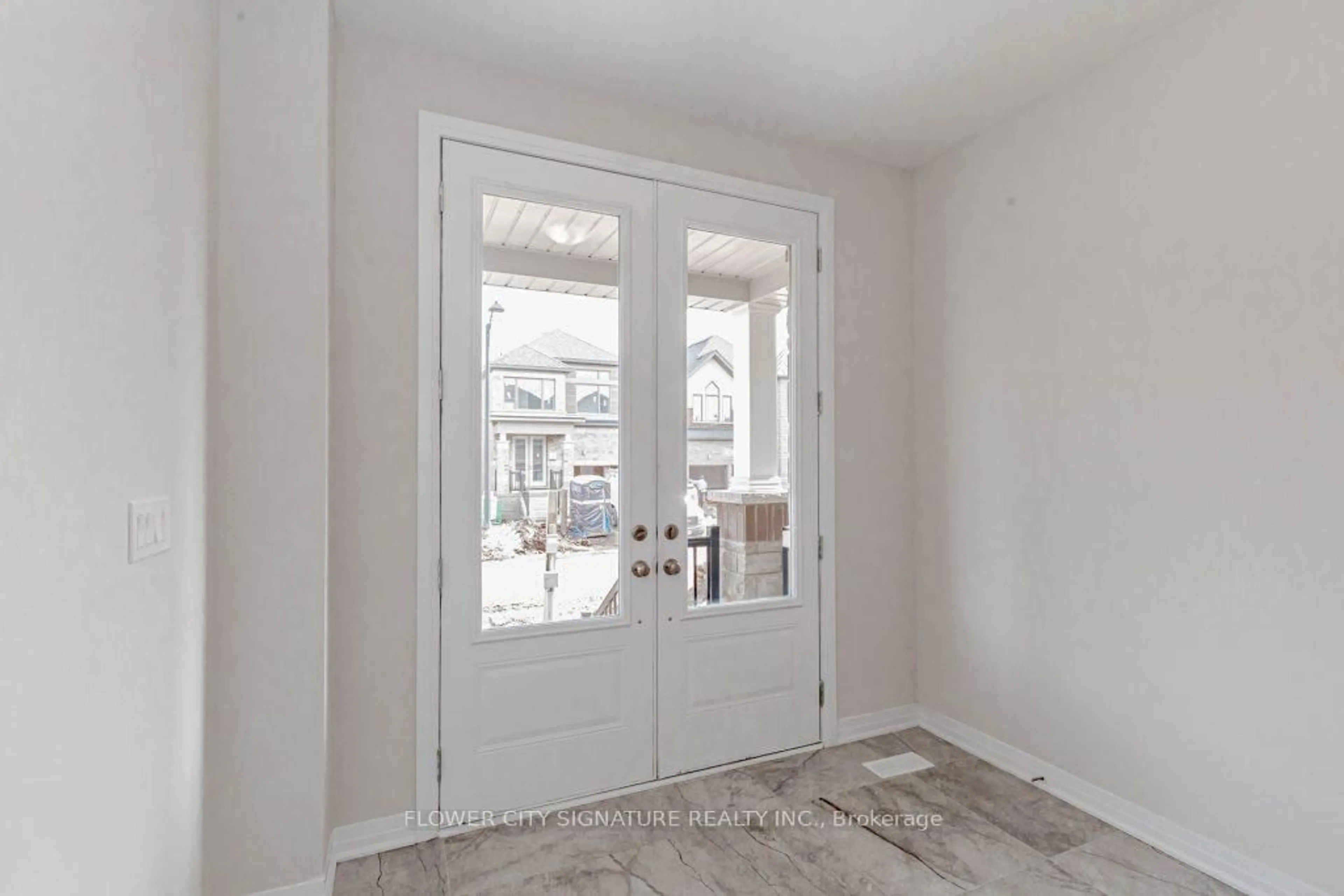 Indoor entryway for 82 Player Dr, Erin Ontario N0B 1T0