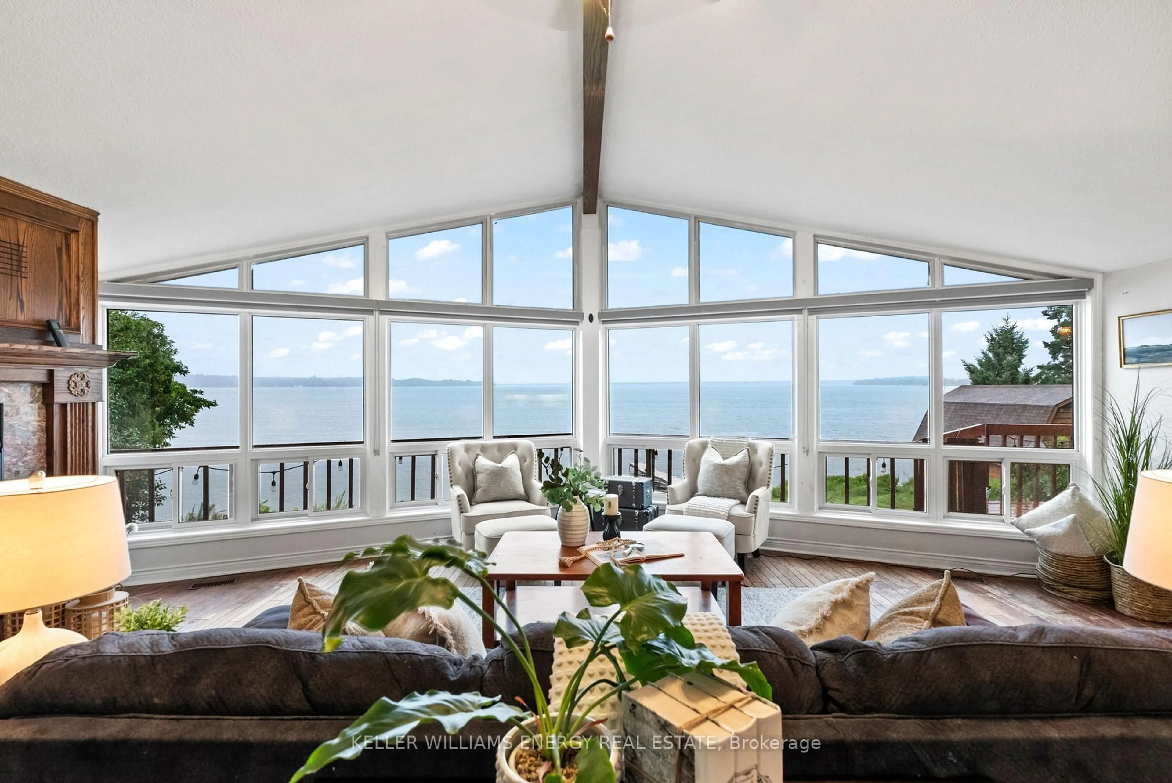Indoor foyer for 27 Allens Lane, Kawartha Lakes Ontario K0M 2C0