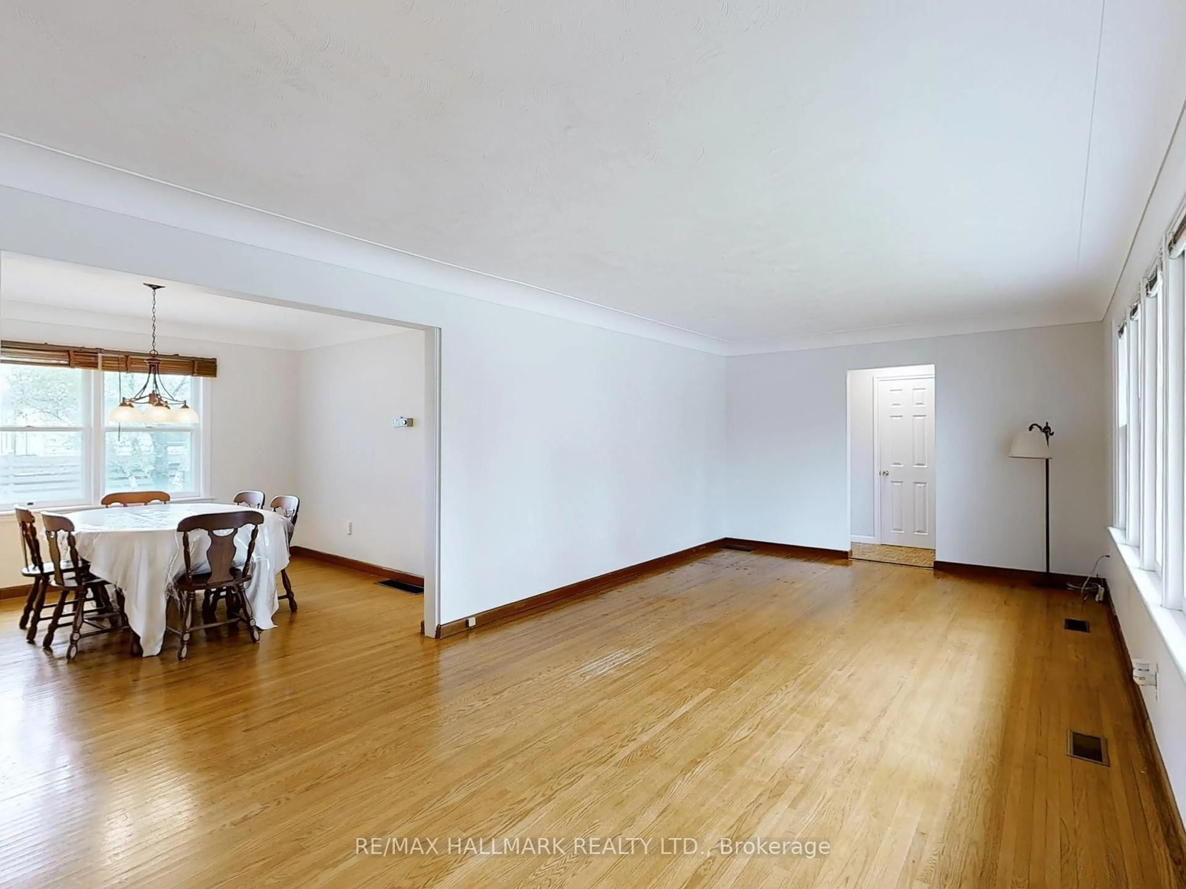 A pic of a room for 124 Mcelroy Rd, Hamilton Ontario L9A 1Y9