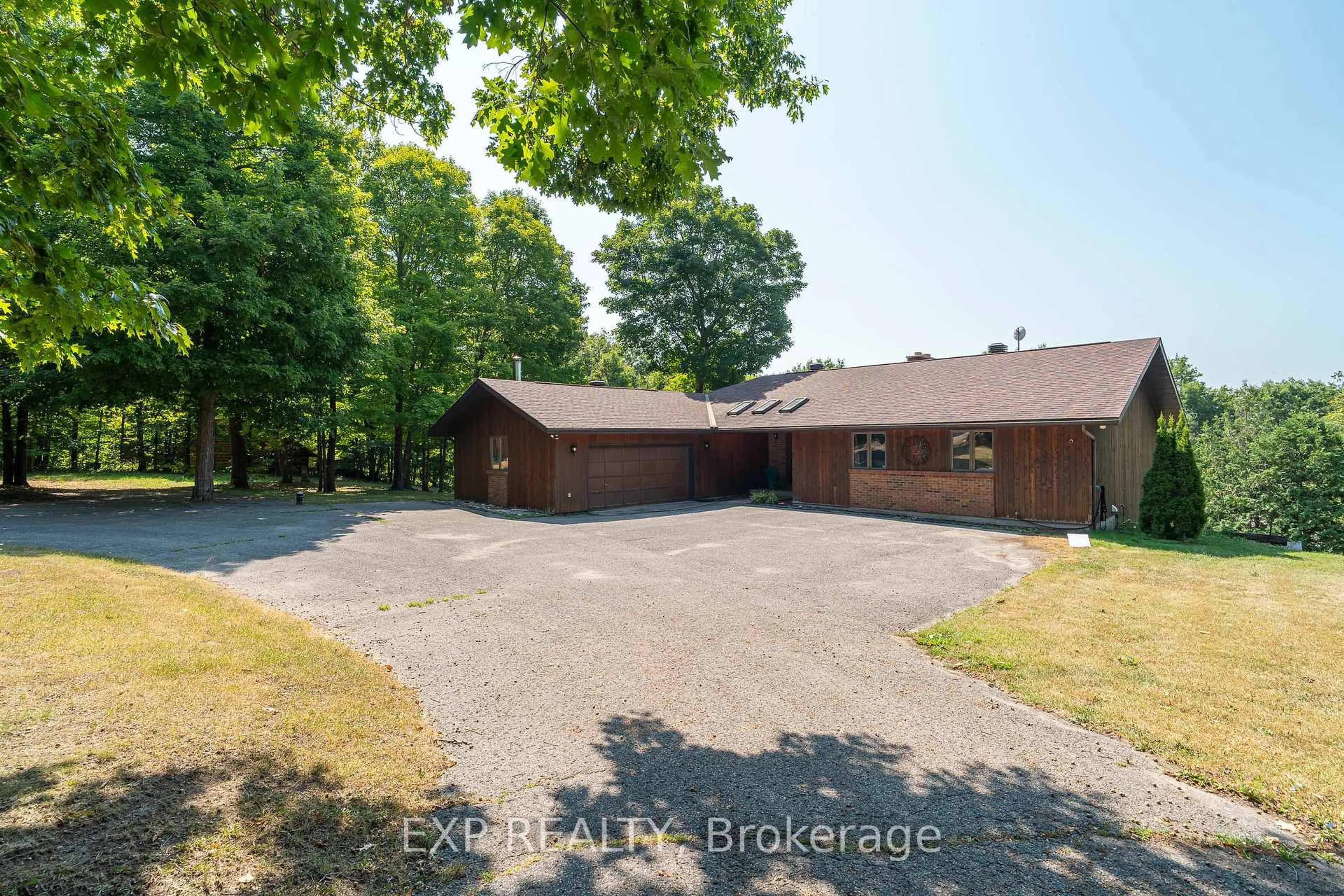 A pic from outside/outdoor area/front of a property/back of a property/a pic from drone, unknown for 1437 Usborne St, Braeside Ontario K0A 1G0
