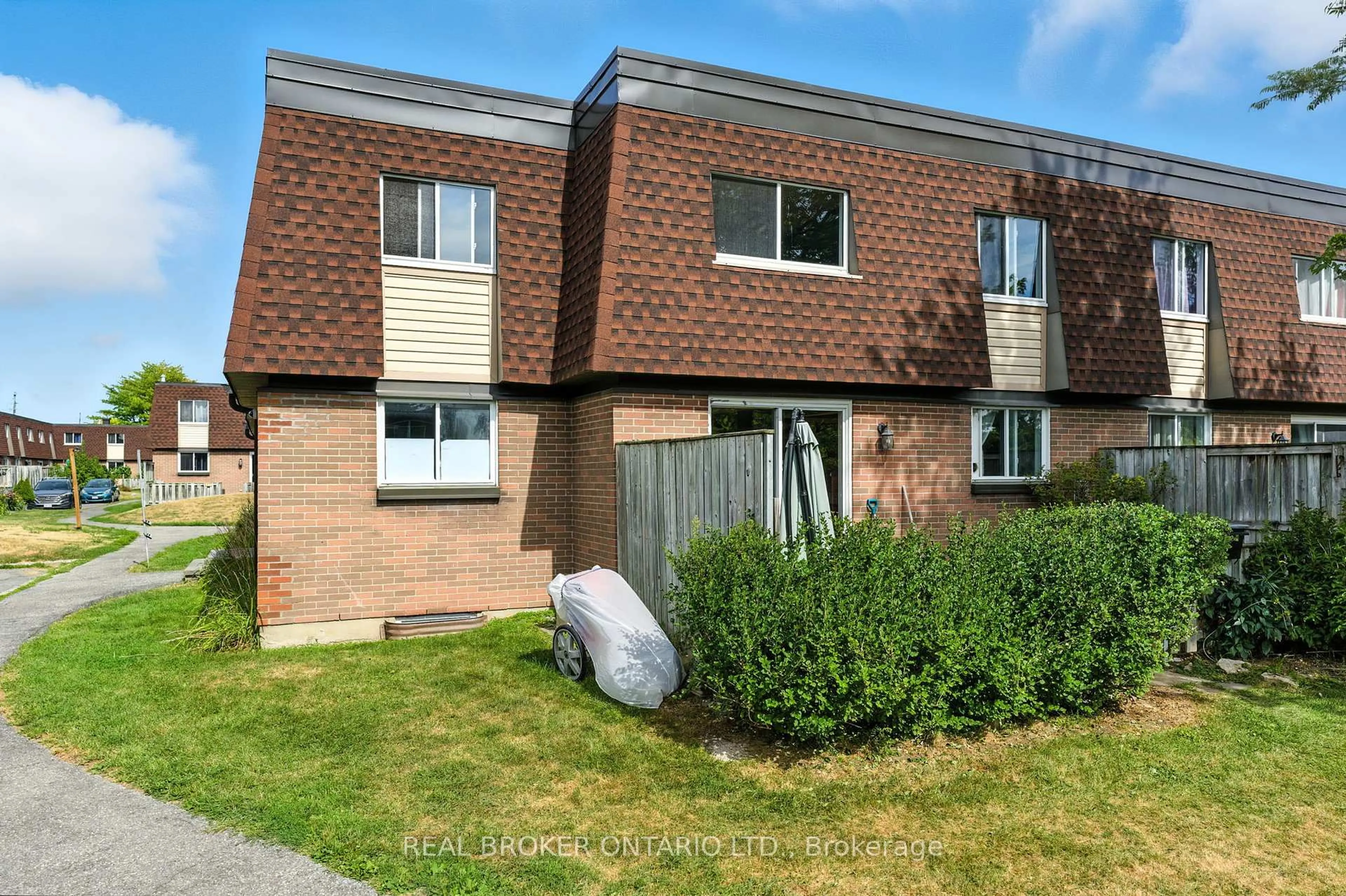 Unknown for 344 Garden Glen Private, Ottawa Ontario K2G 1E4