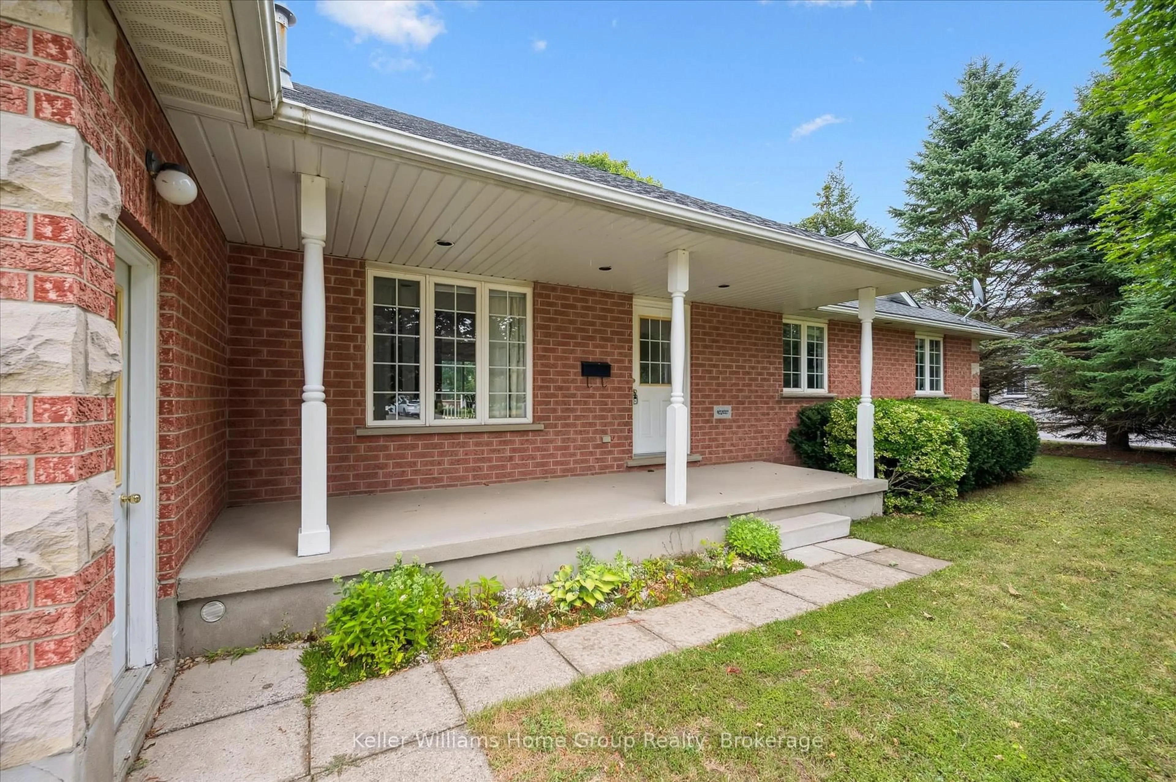 Home with brick exterior material, street for 750 Dianne Cres, Centre Wellington Ontario N1M 3N5