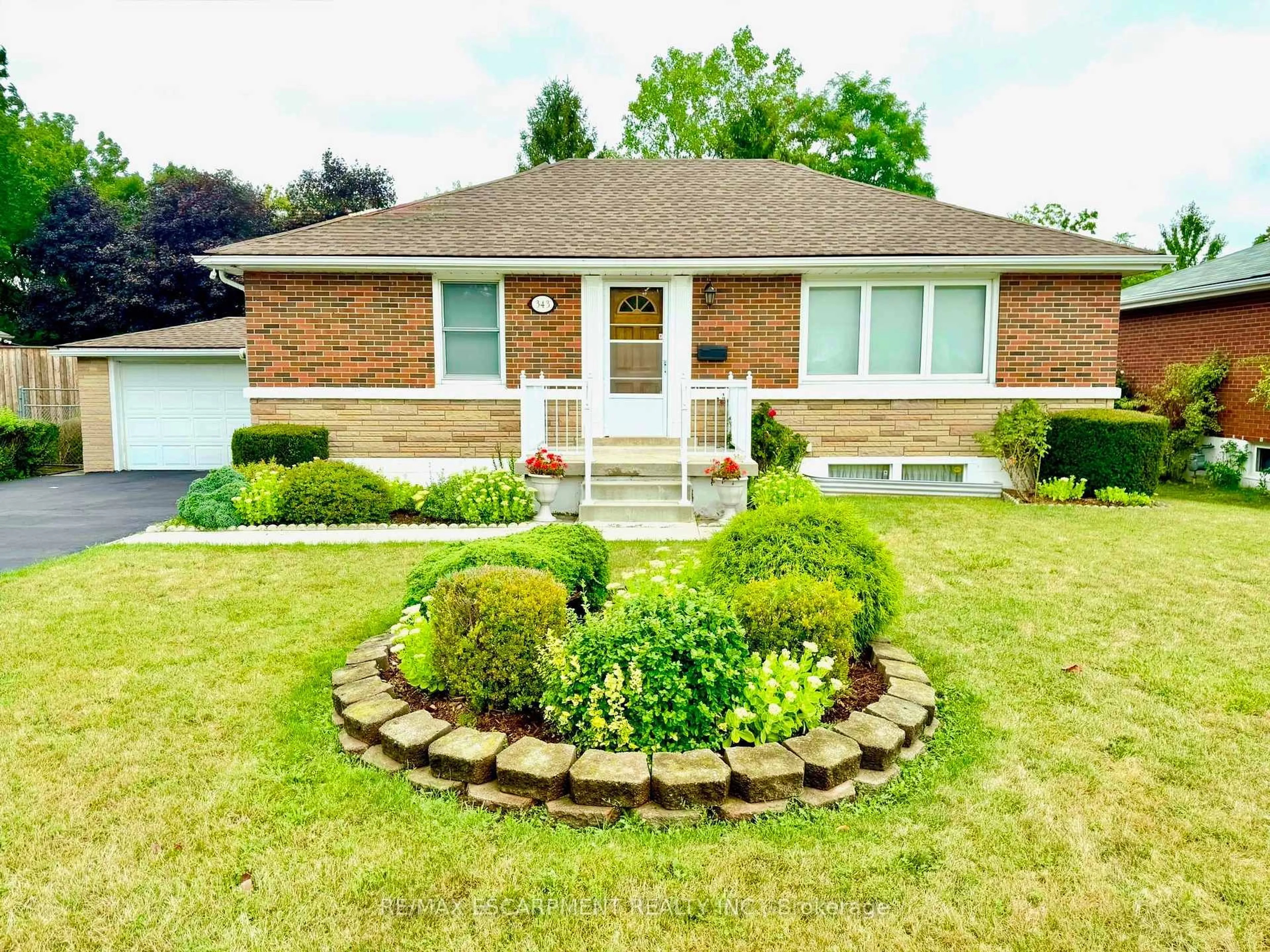 Home with brick exterior material, street for 343 Hixon Rd, Hamilton Ontario L8K 2C8