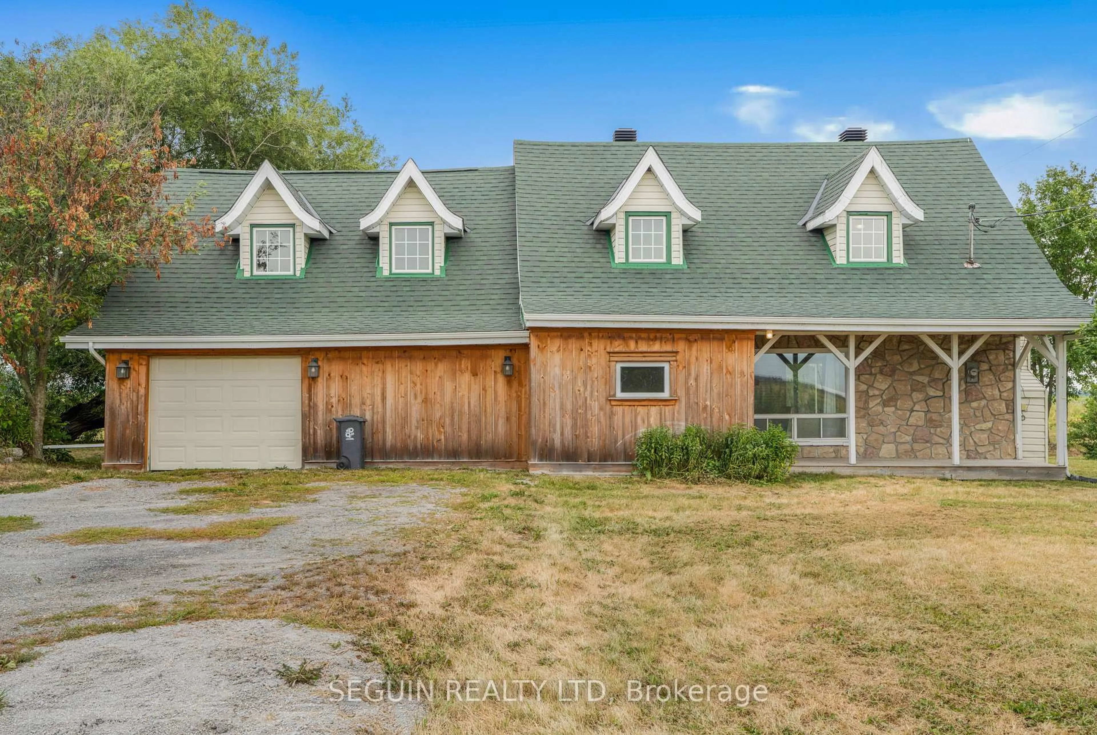 A pic from outside/outdoor area/front of a property/back of a property/a pic from drone, unknown for 1190 Conc 7 Alfred Concession, Alfred and Plantagenet Ontario K0B 1A0