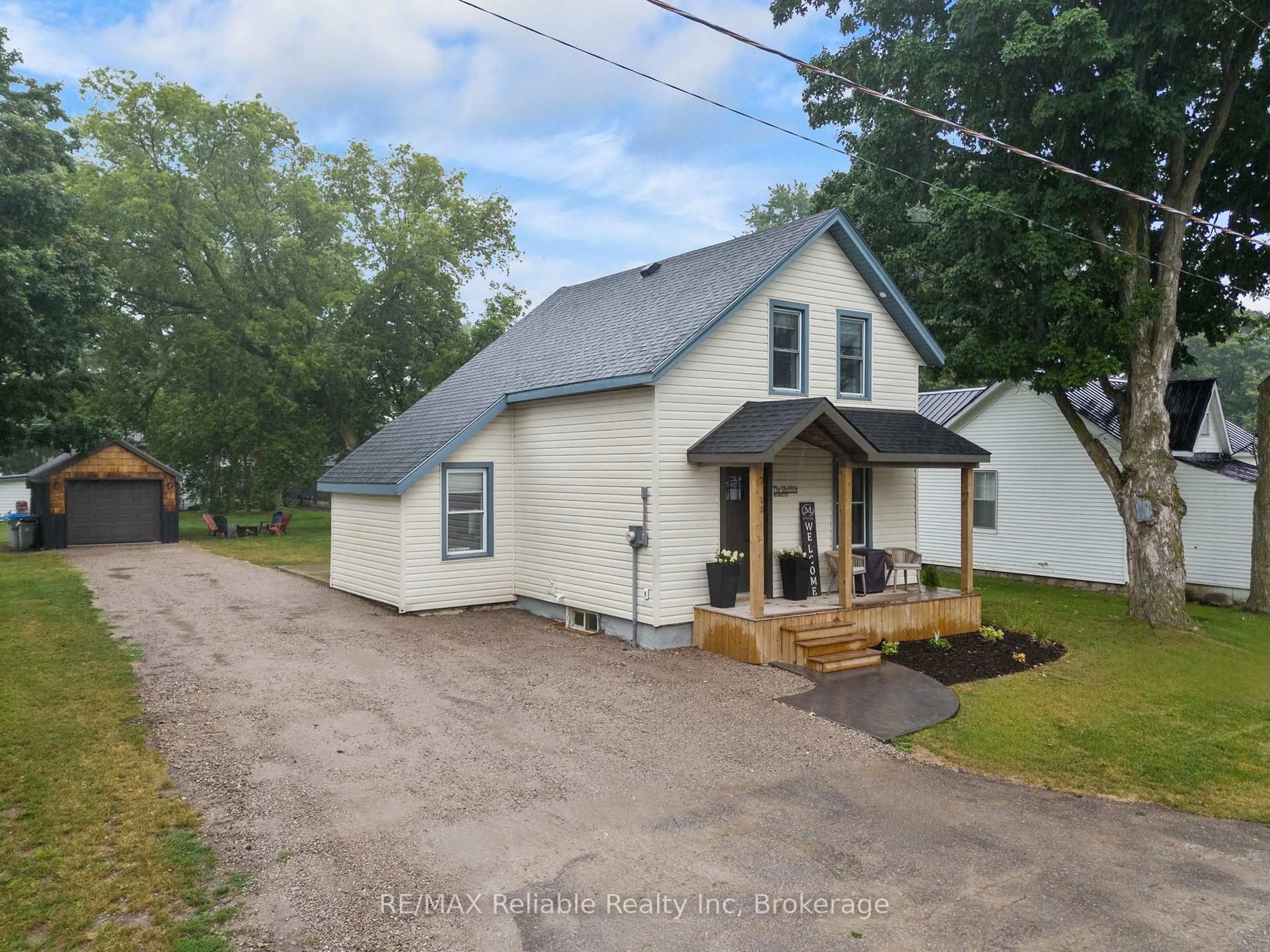 A pic from outside/outdoor area/front of a property/back of a property/a pic from drone, street for 78 Daly St, Huron East Ontario N0K 1W0