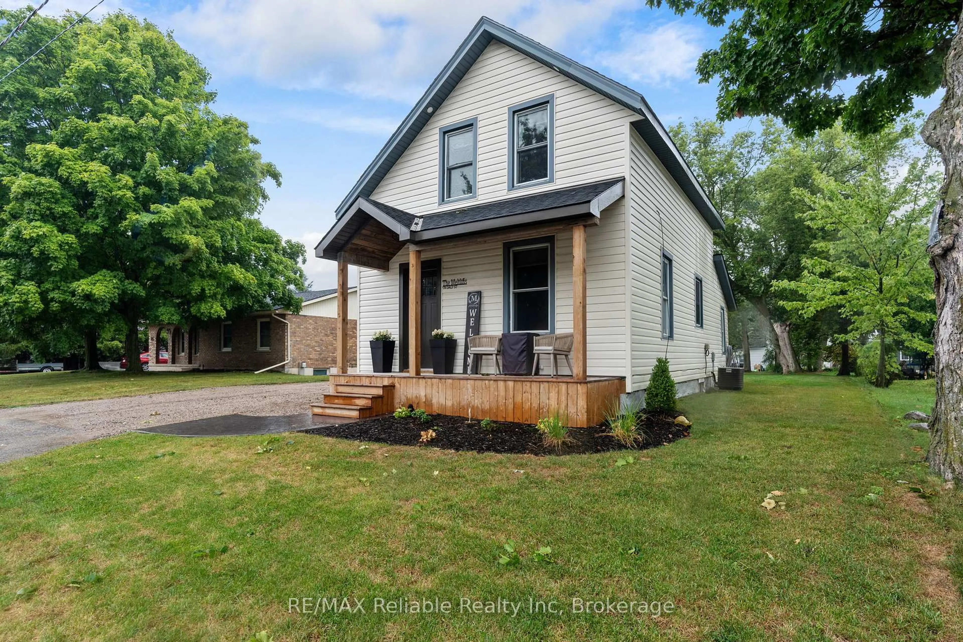 Unknown for 78 Daly St, Huron East Ontario N0K 1W0