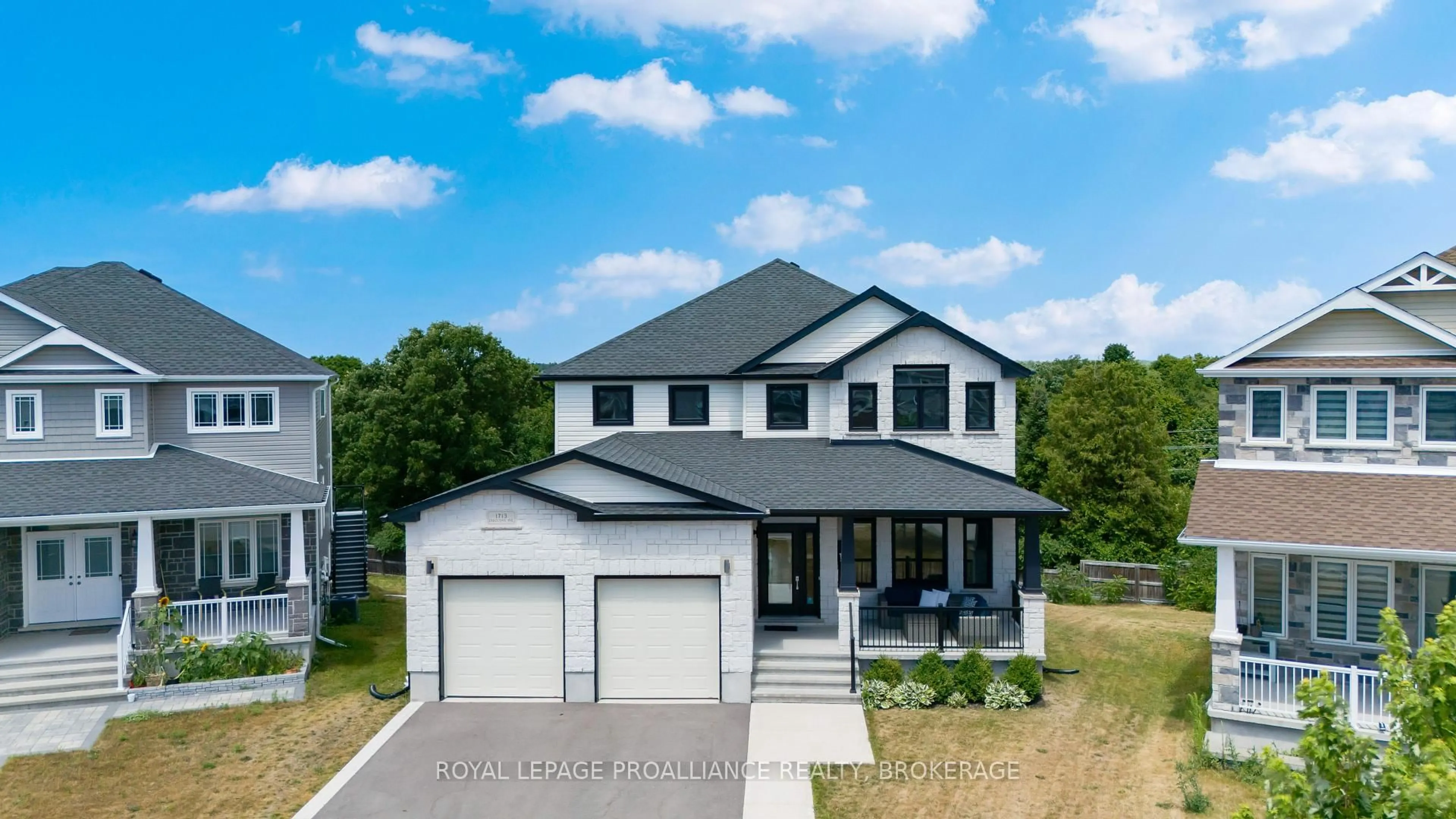 A pic from outside/outdoor area/front of a property/back of a property/a pic from drone, street for 1713 Executive Ave, Kingston Ontario K7P 0L9