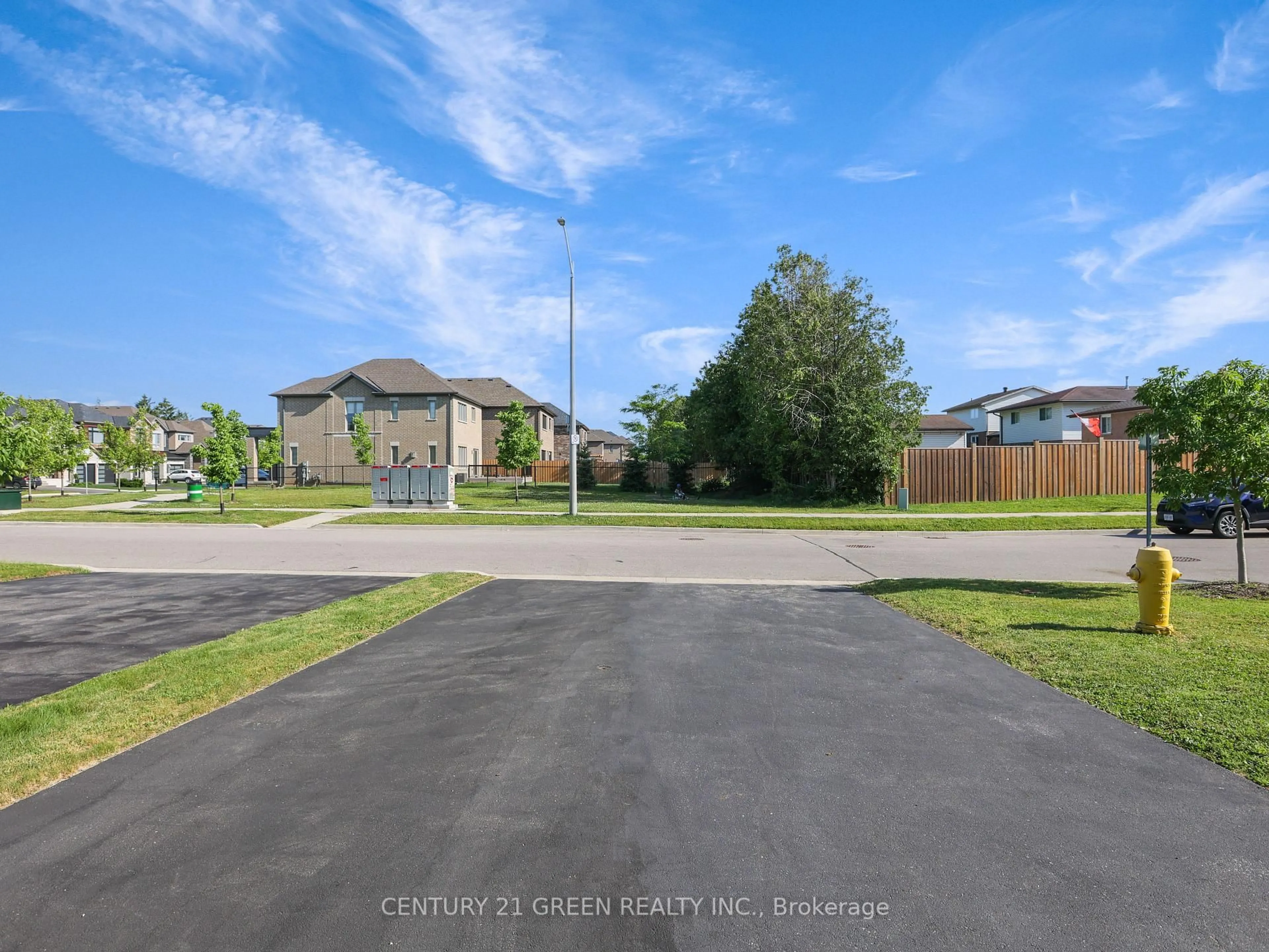 A pic from outside/outdoor area/front of a property/back of a property/a pic from drone, street for 4 Slater St, Cambridge Ontario N1R 0C4