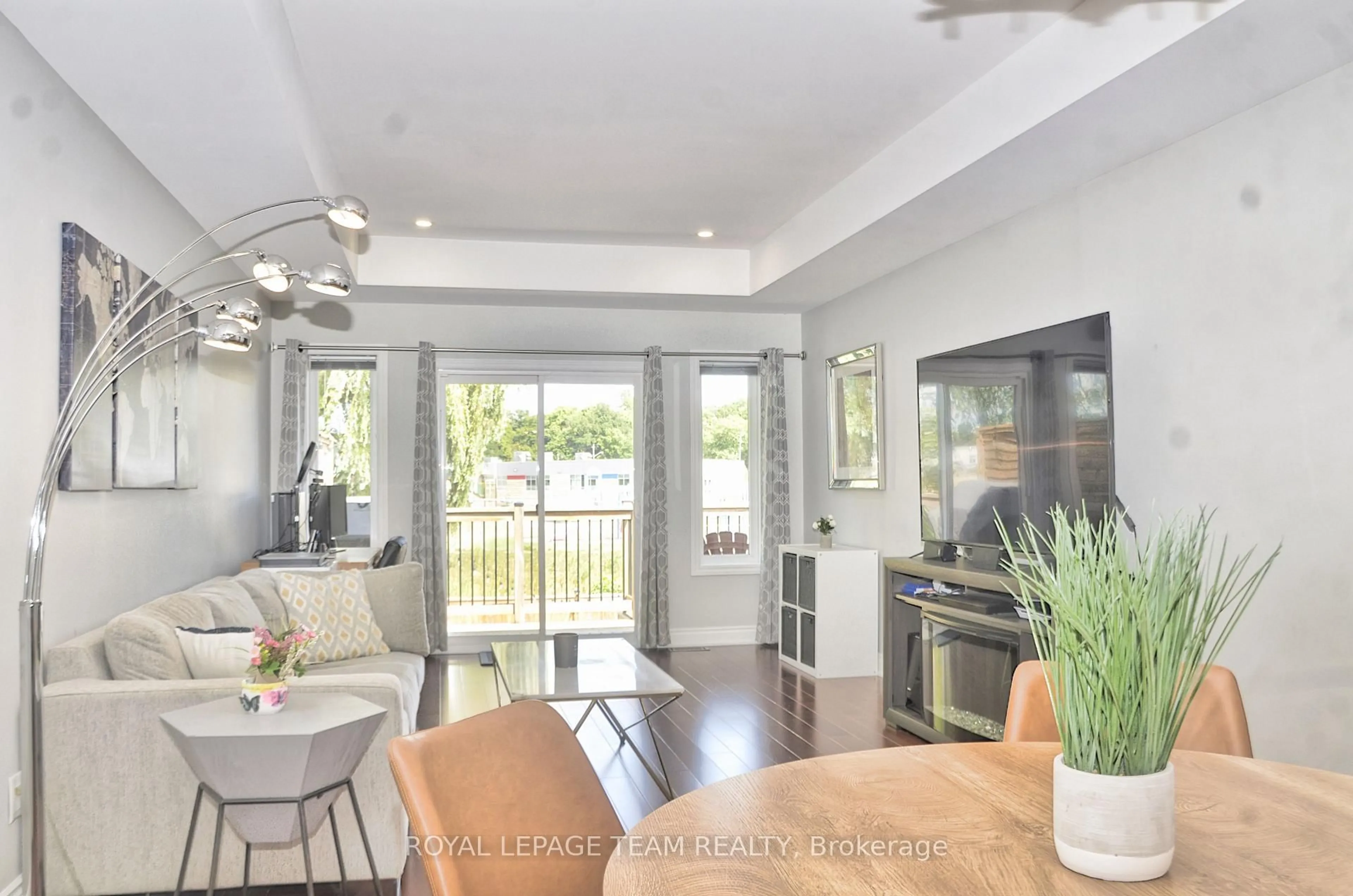 Open concept kitchen, unknown for 13A Centre St, Brockville Ontario K6V 5S6