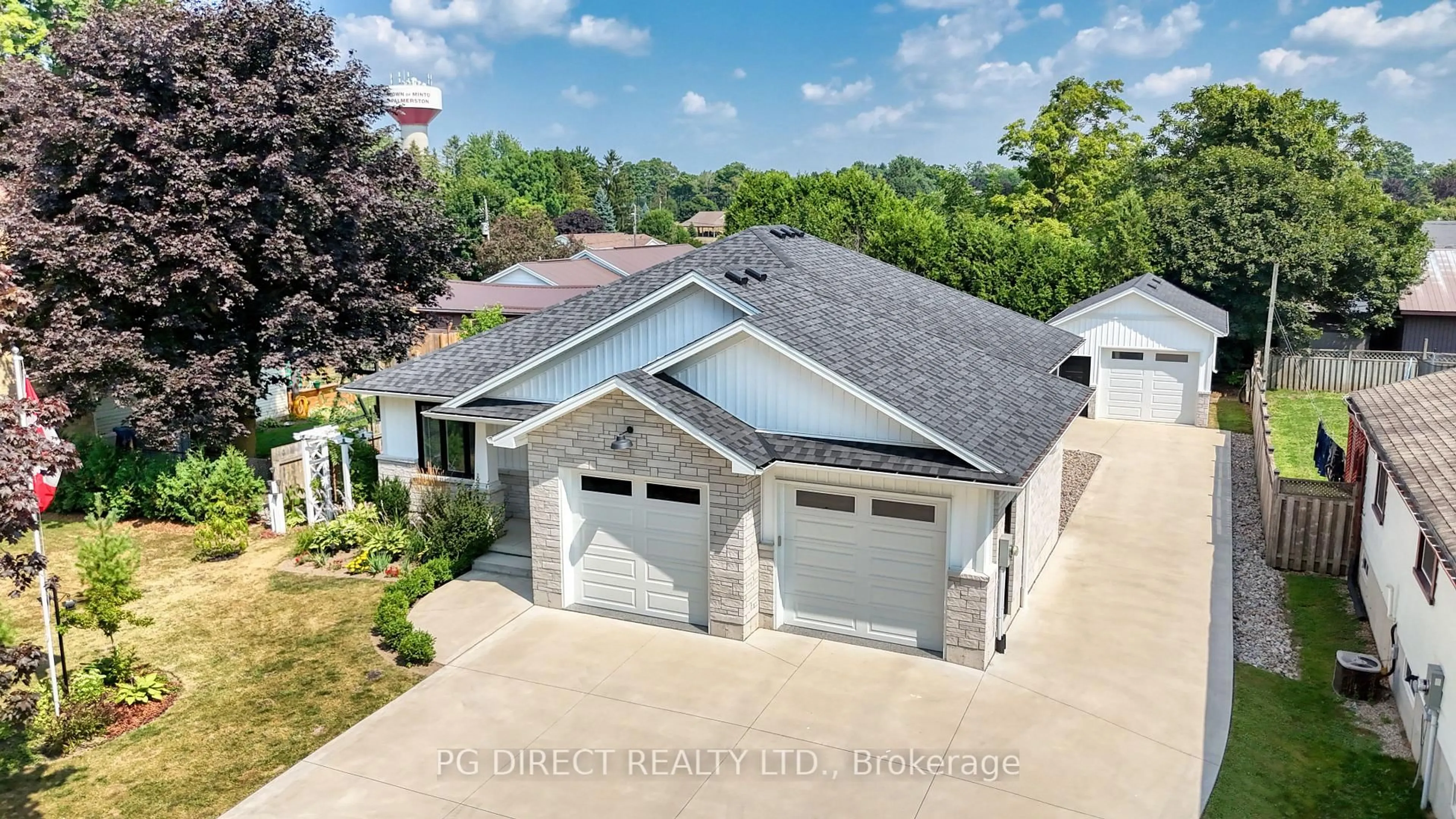 A pic from outside/outdoor area/front of a property/back of a property/a pic from drone, street for 635 King St, Minto Ontario N0G 2P0