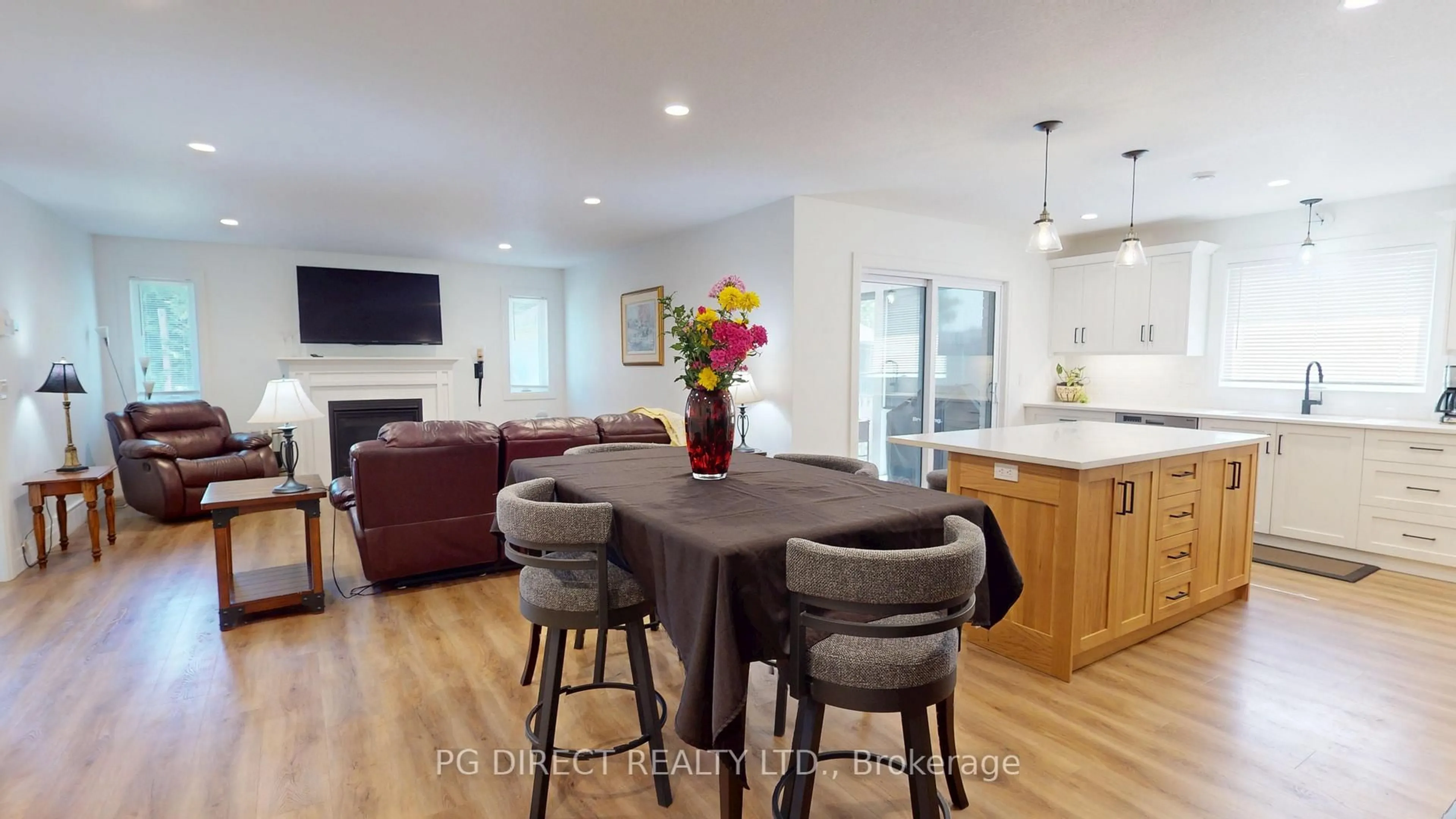 Open concept kitchen, wood/laminate floor for 635 King St, Minto Ontario N0G 2P0