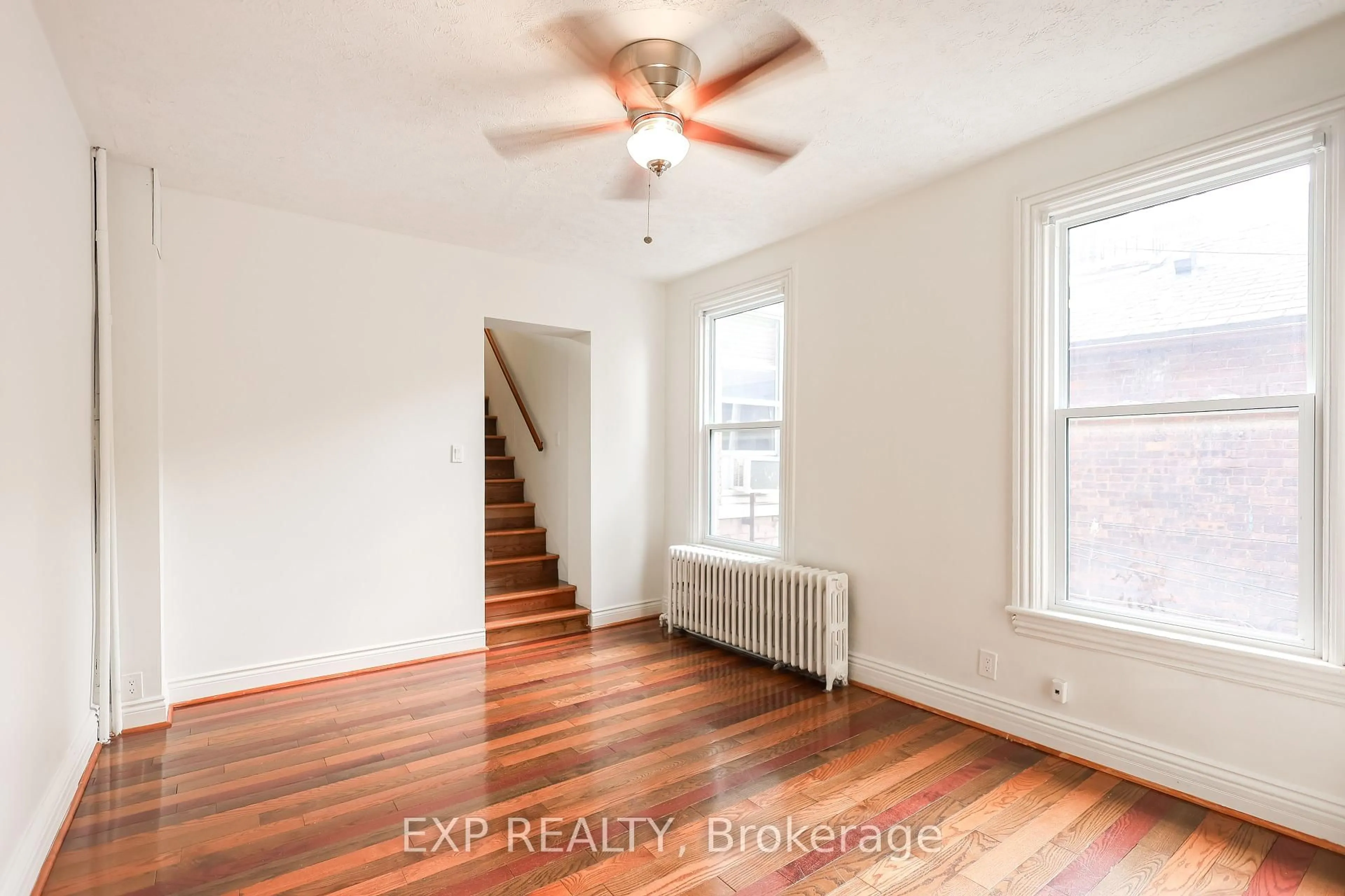 A pic of a room for 69 Victoria Ave, Hamilton Ontario L8L 5E3