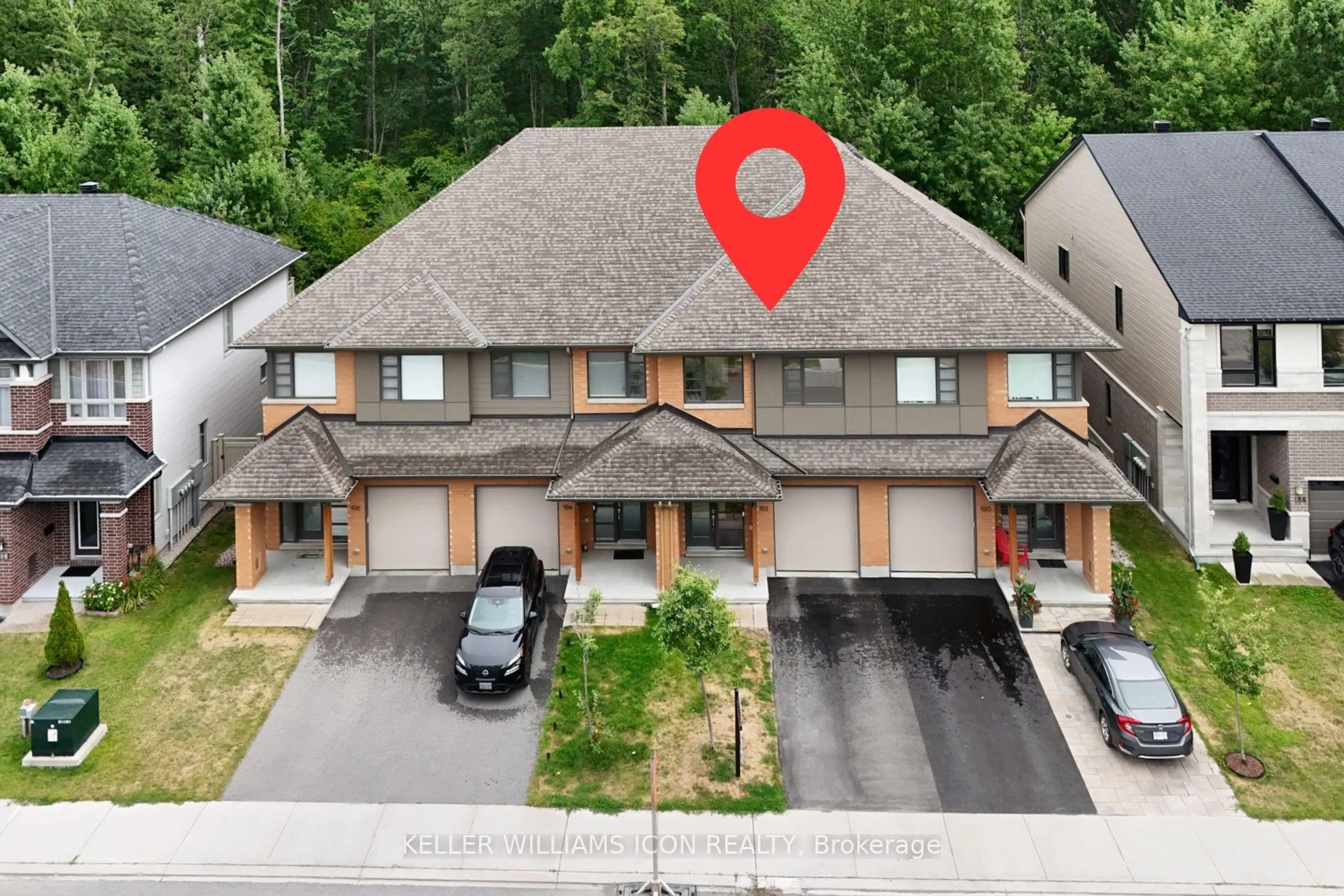 A pic from outside/outdoor area/front of a property/back of a property/a pic from drone, street for 192 Larimar Circ, Ottawa Ontario K1X 0B6