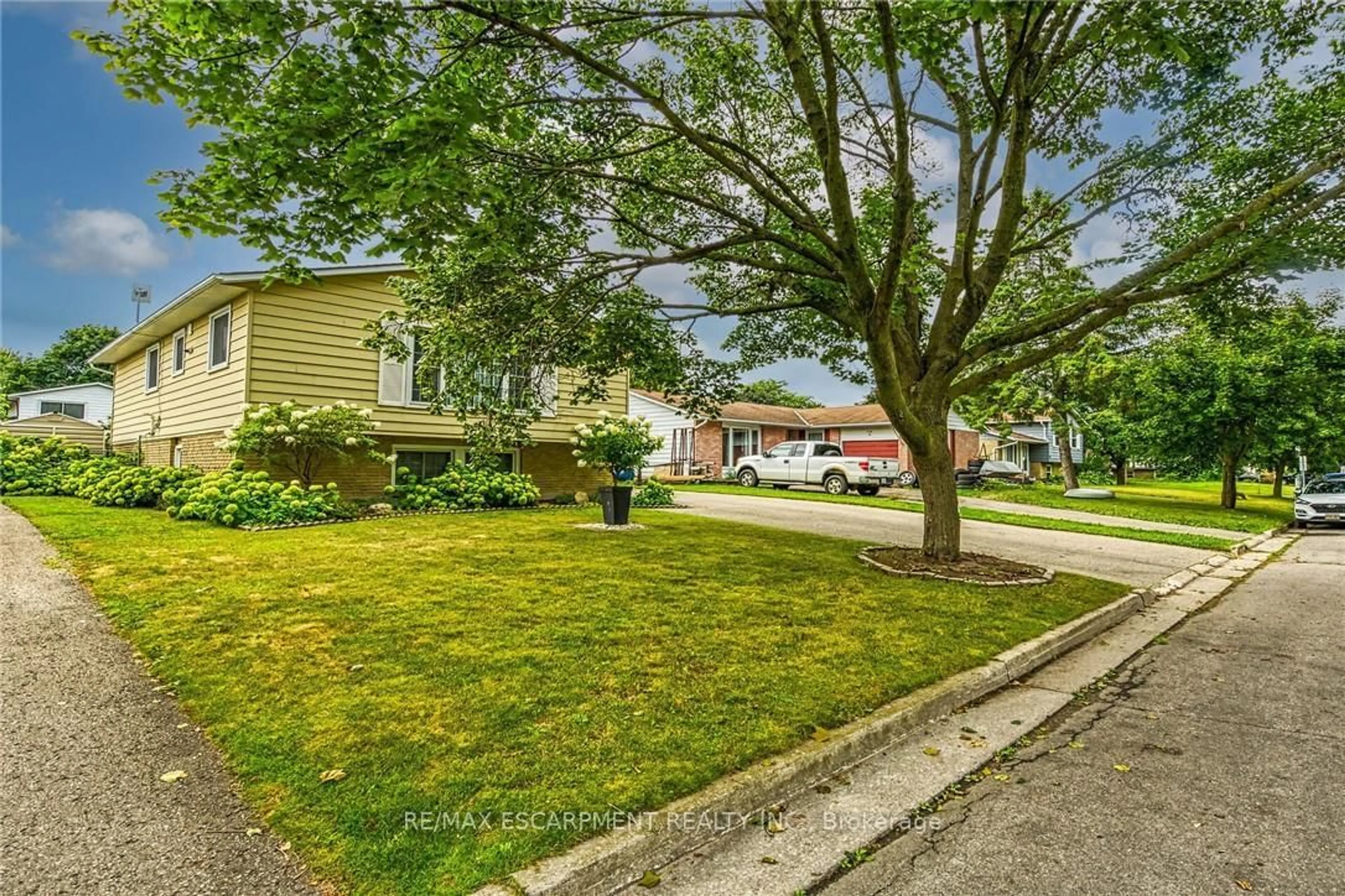 Unknown for 16 Crestlynn Cres, Norfolk Ontario N3Y 4V8
