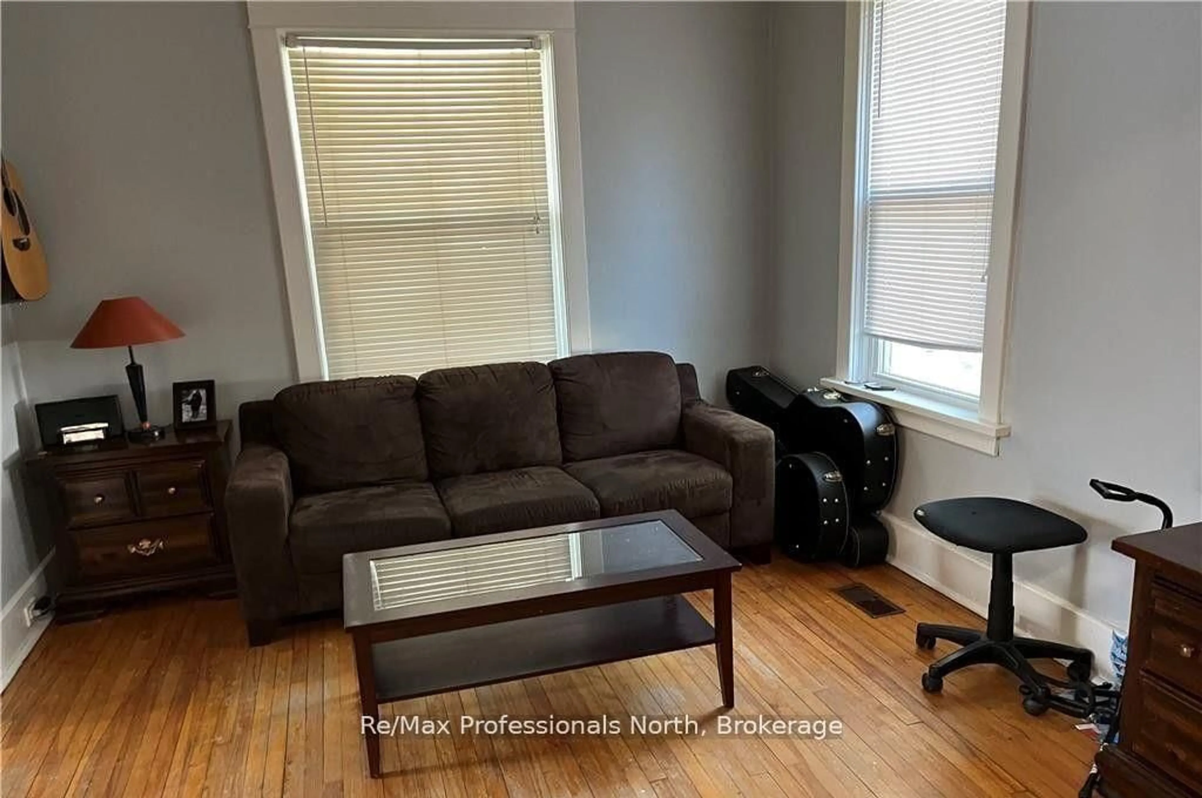 Living room with furniture, unknown for 261 HOTCHKISS St, Gravenhurst Ontario P1P 1H7