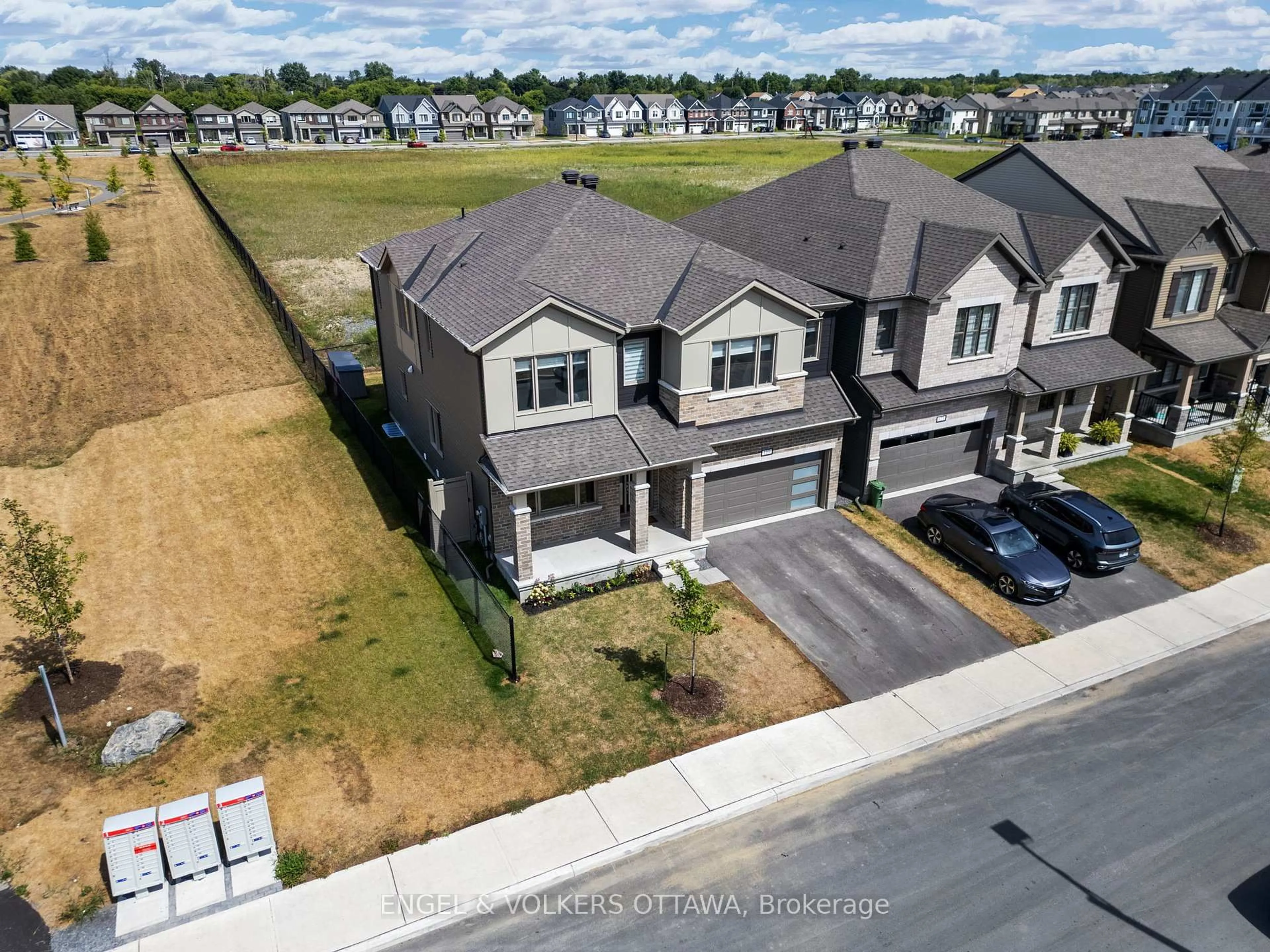 A pic from outside/outdoor area/front of a property/back of a property/a pic from drone, street for 119 Green Ash Ave, Richmond Ontario K0A 2Z0