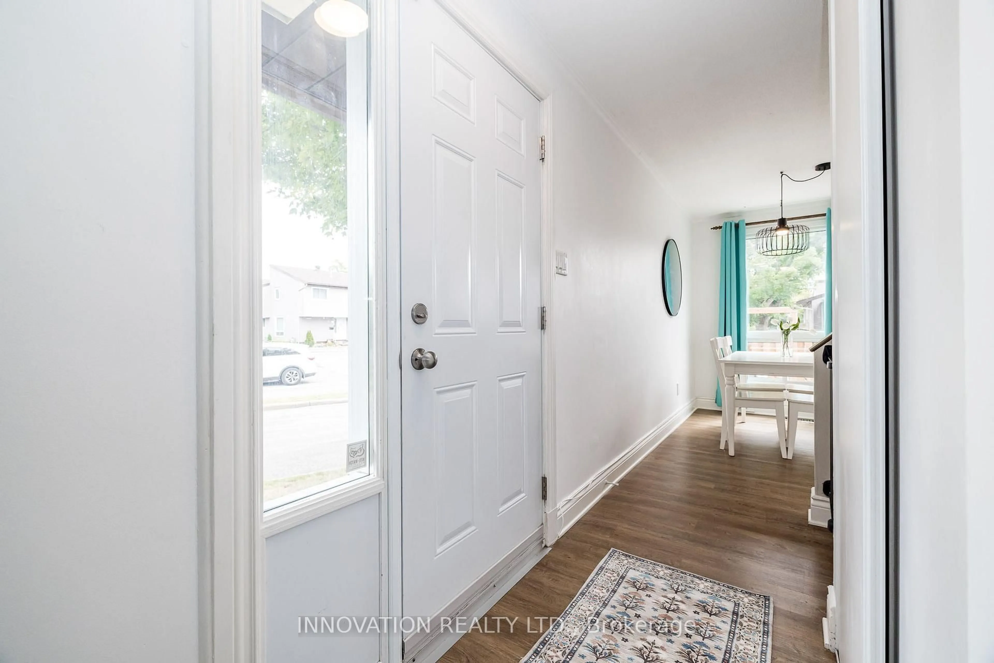 Indoor entryway for 274 Woodfield Dr #70, Ottawa Ontario K2G 3W9
