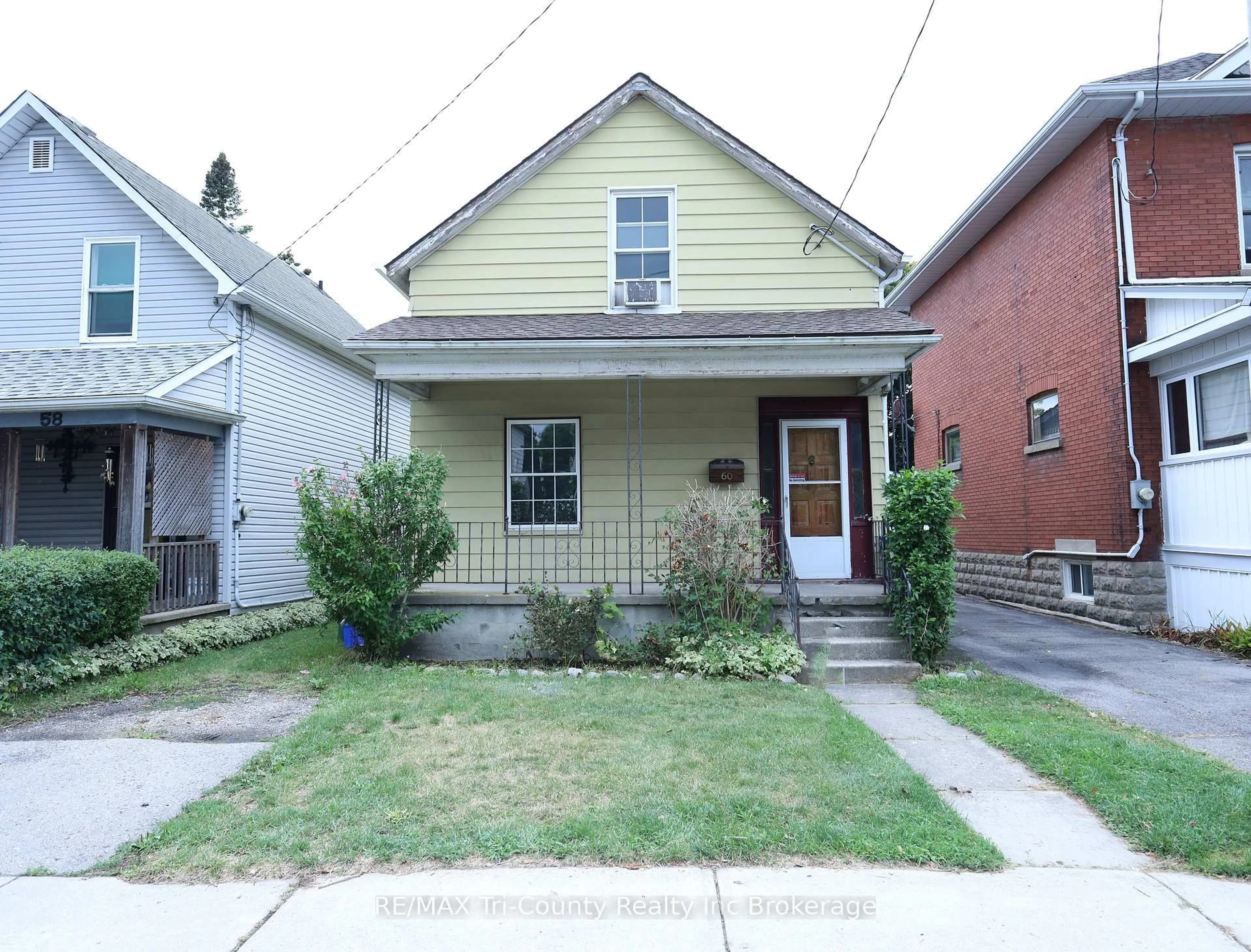 Home with brick exterior material, street for 60 Manitoba St, St. Thomas Ontario N5P 3A4