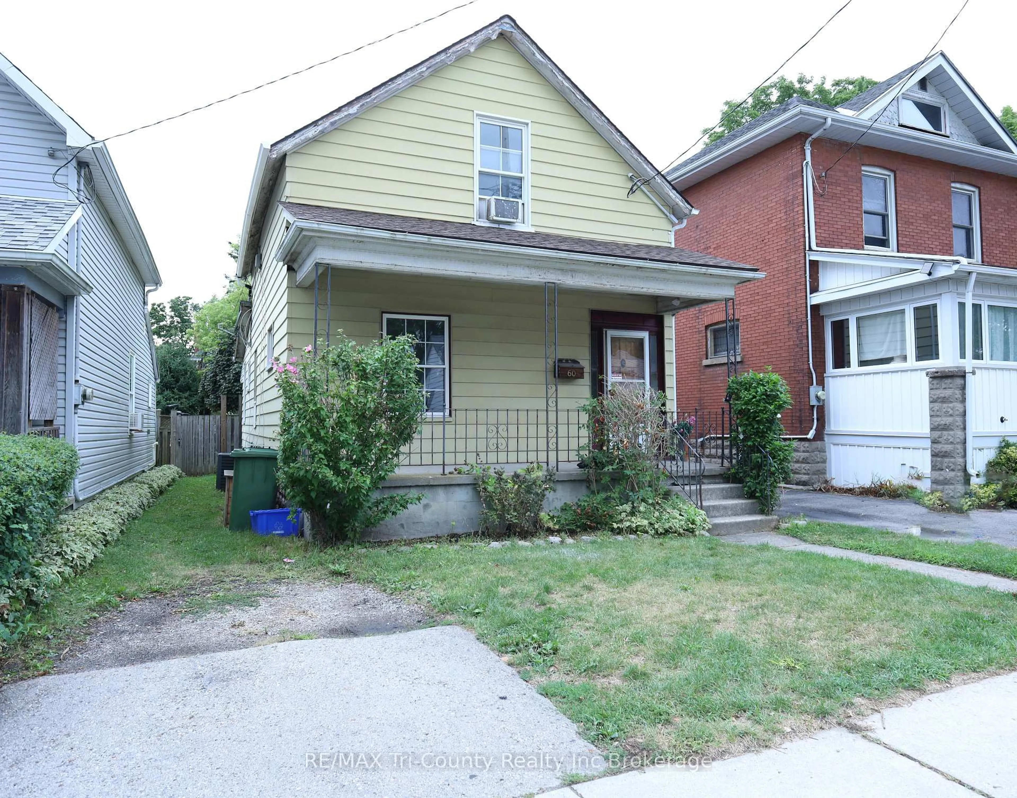 Home with brick exterior material, street for 60 Manitoba St, St. Thomas Ontario N5P 3A4