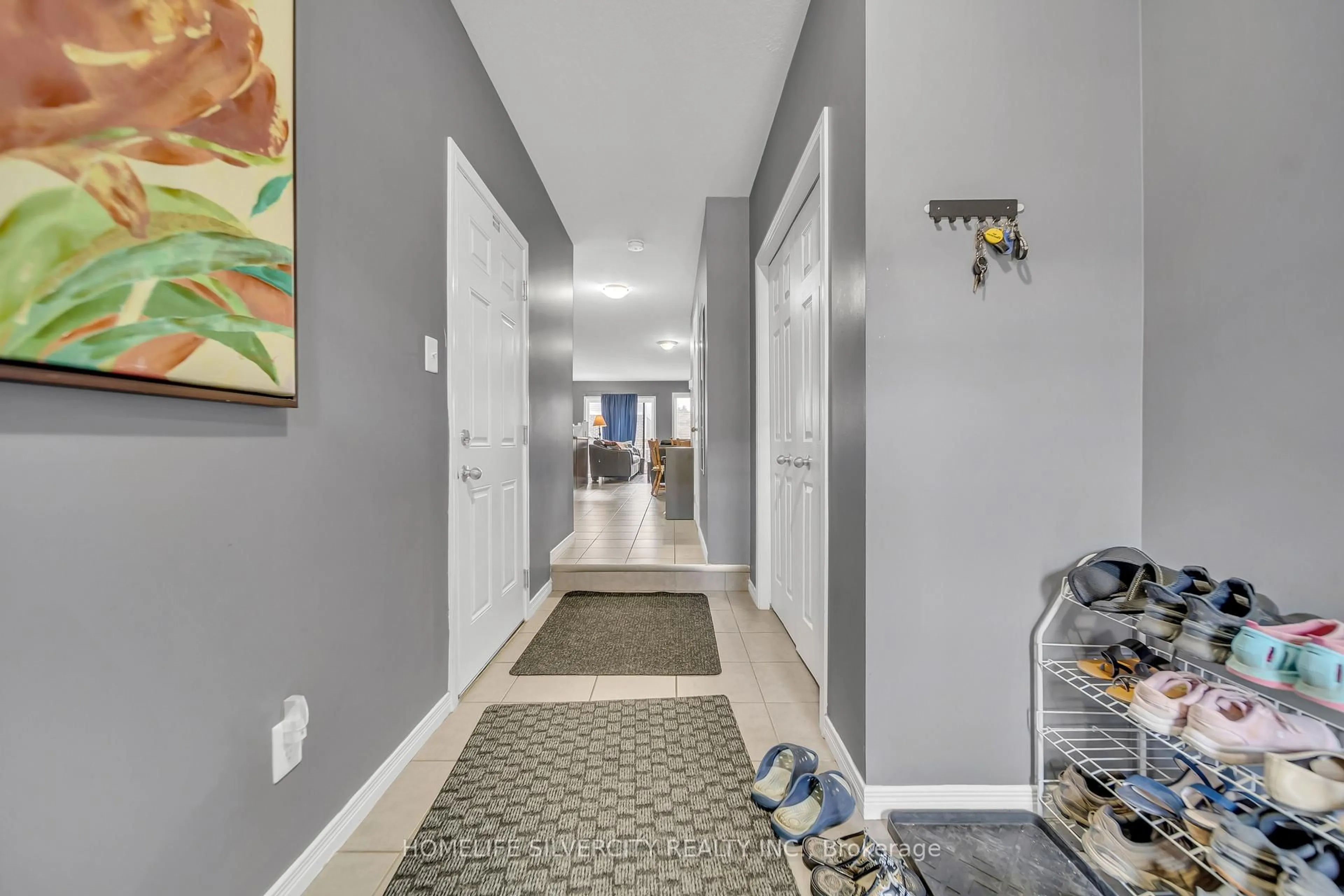 Indoor entryway for 135 Hardcastle Dr #63, Cambridge Ontario N1S 0B6