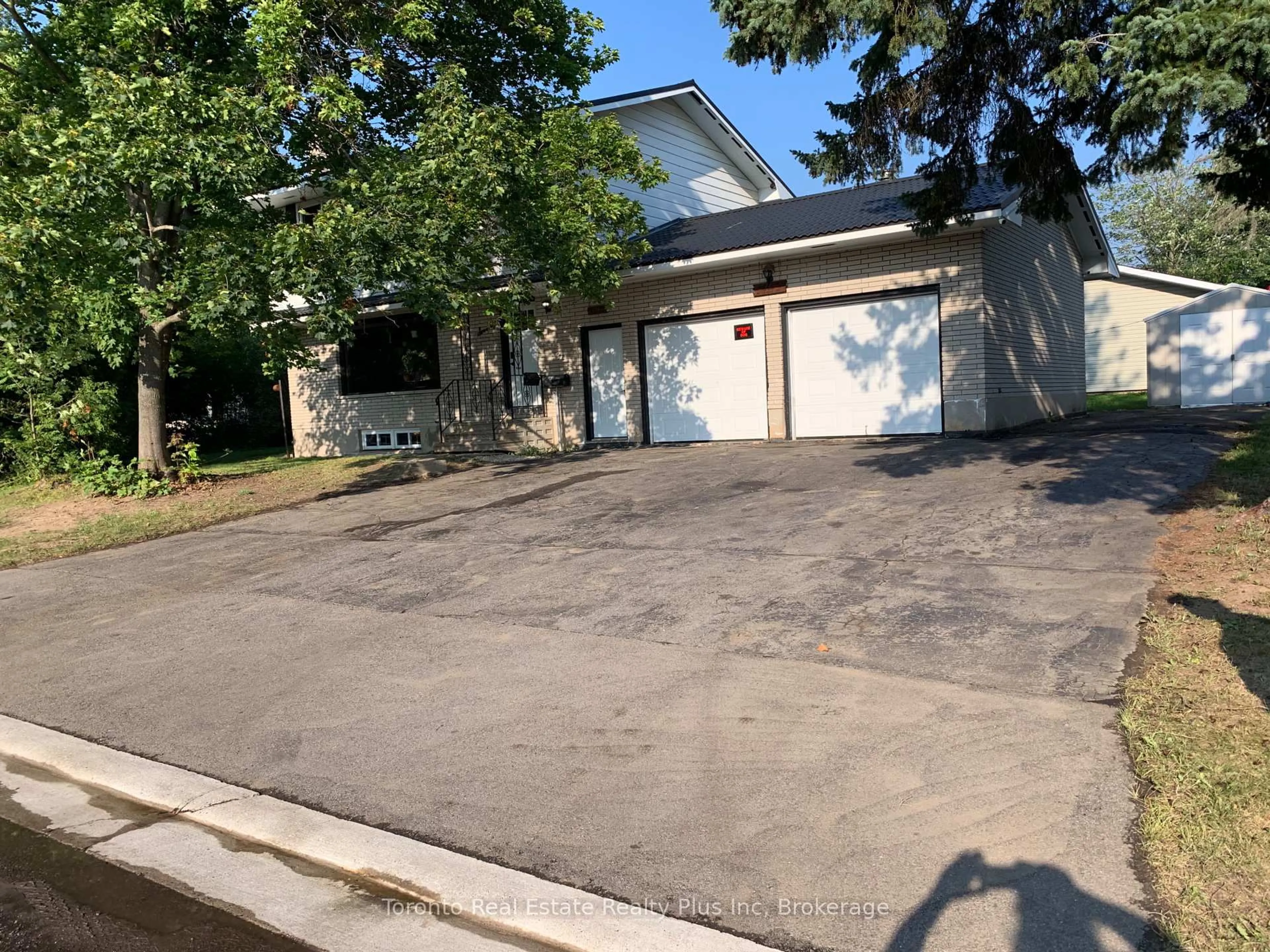 A pic from outside/outdoor area/front of a property/back of a property/a pic from drone, street for 70 Lasalle Ct Cres, Sault Ste Marie Ontario P6B 4R6