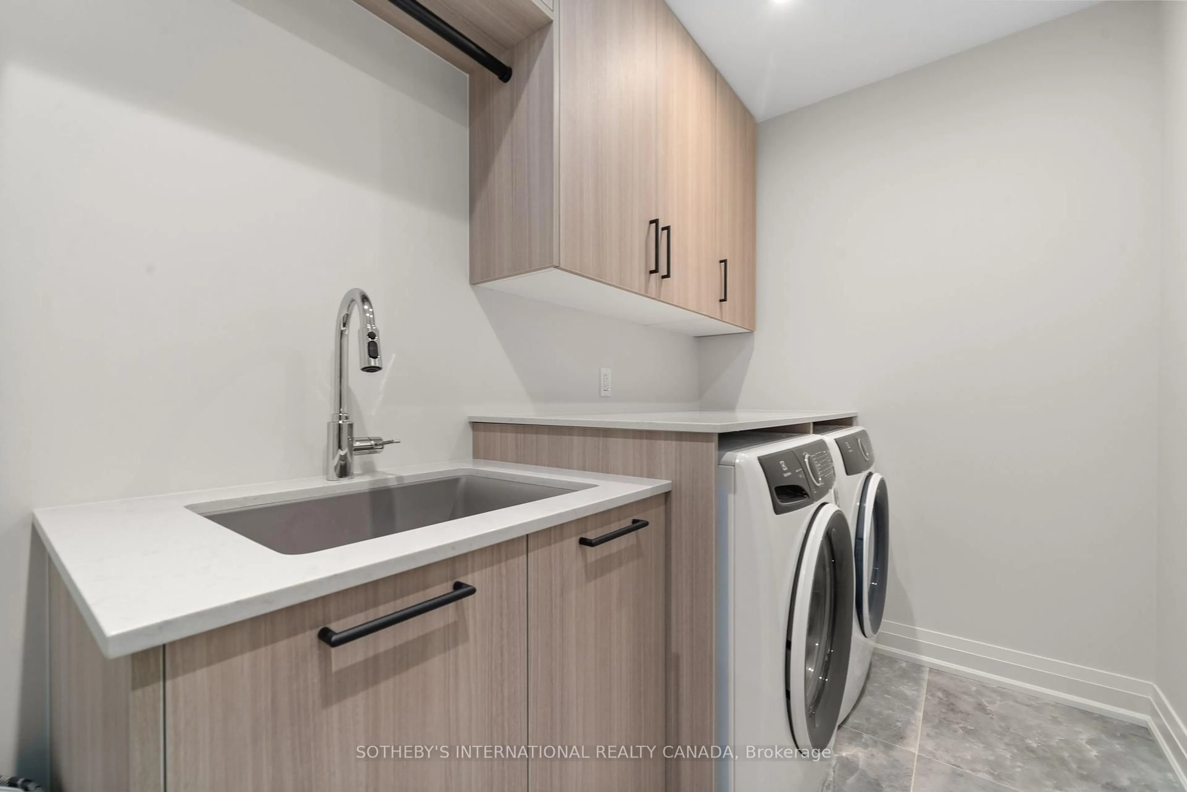 Laundry room for 438D Orchard Ave, Cobourg Ontario K9A 3T7
