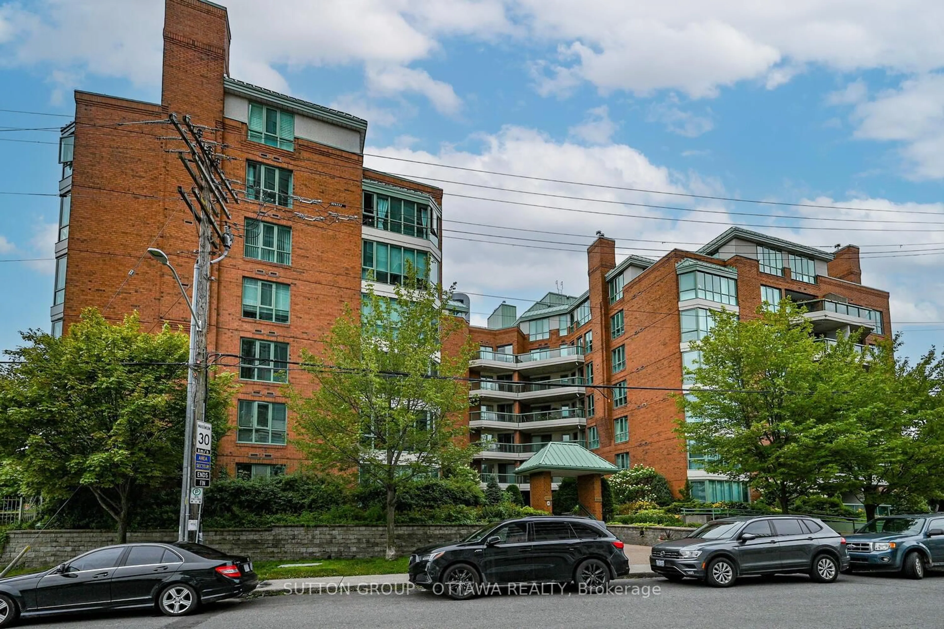 Unknown for 550 Cambridge St #202, Ottawa Ontario K1S 5N3