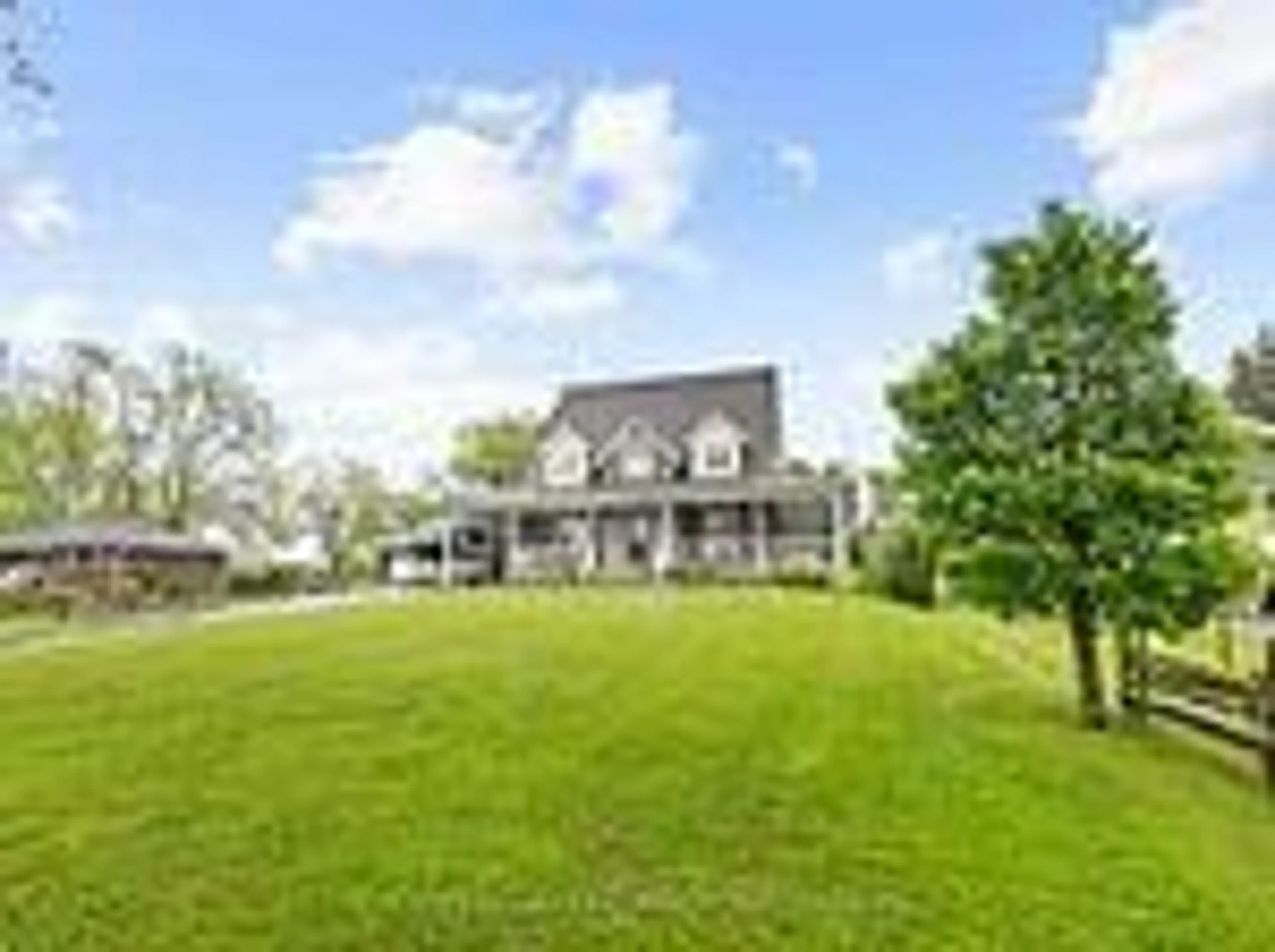 A pic from outside/outdoor area/front of a property/back of a property/a pic from drone, unknown for 4601 Rice Lake Dr, Hamilton Township Ontario L1A 3V6