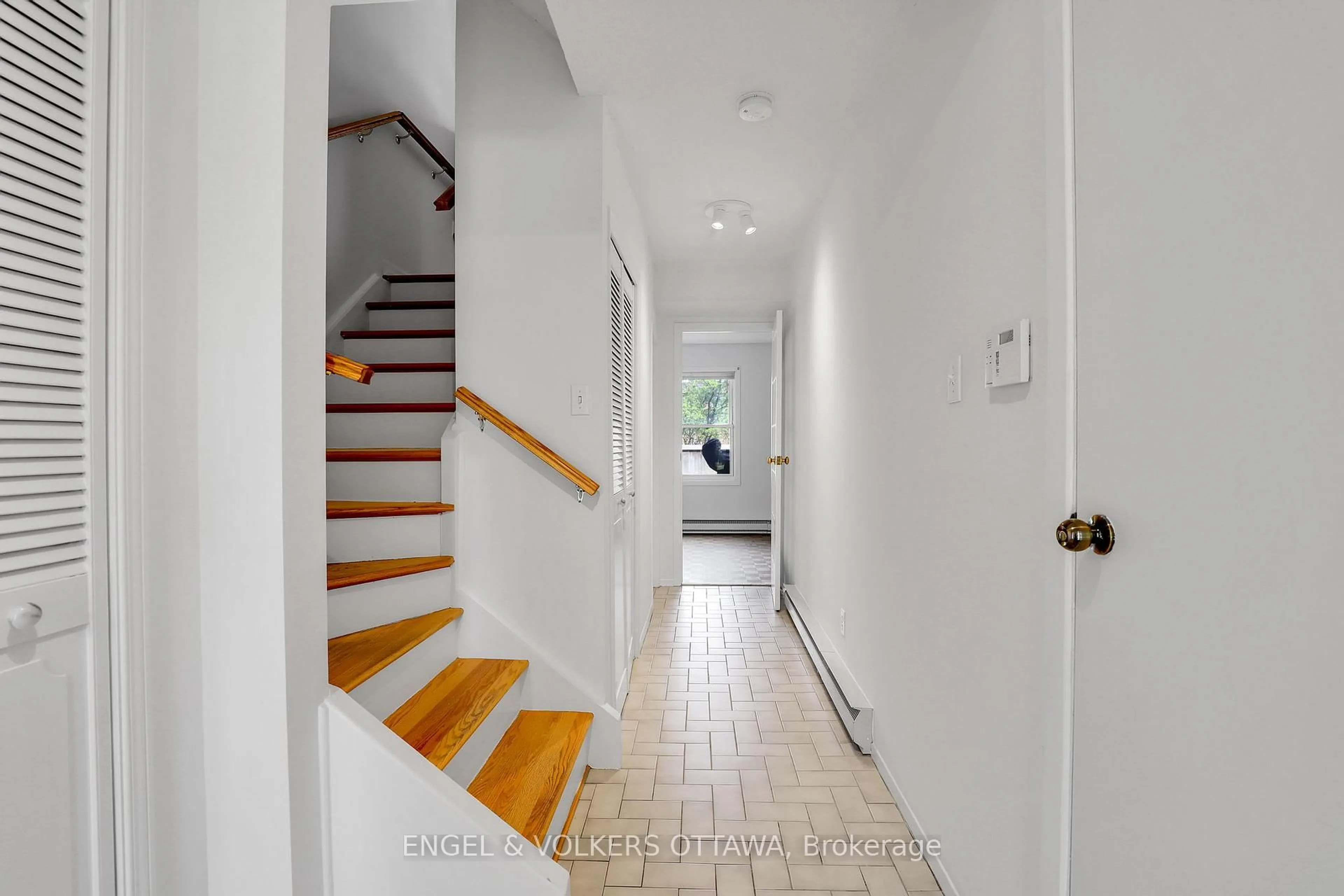 Unknown for 1089 Borden Side Rd, Ottawa Ontario K2C 3P3
