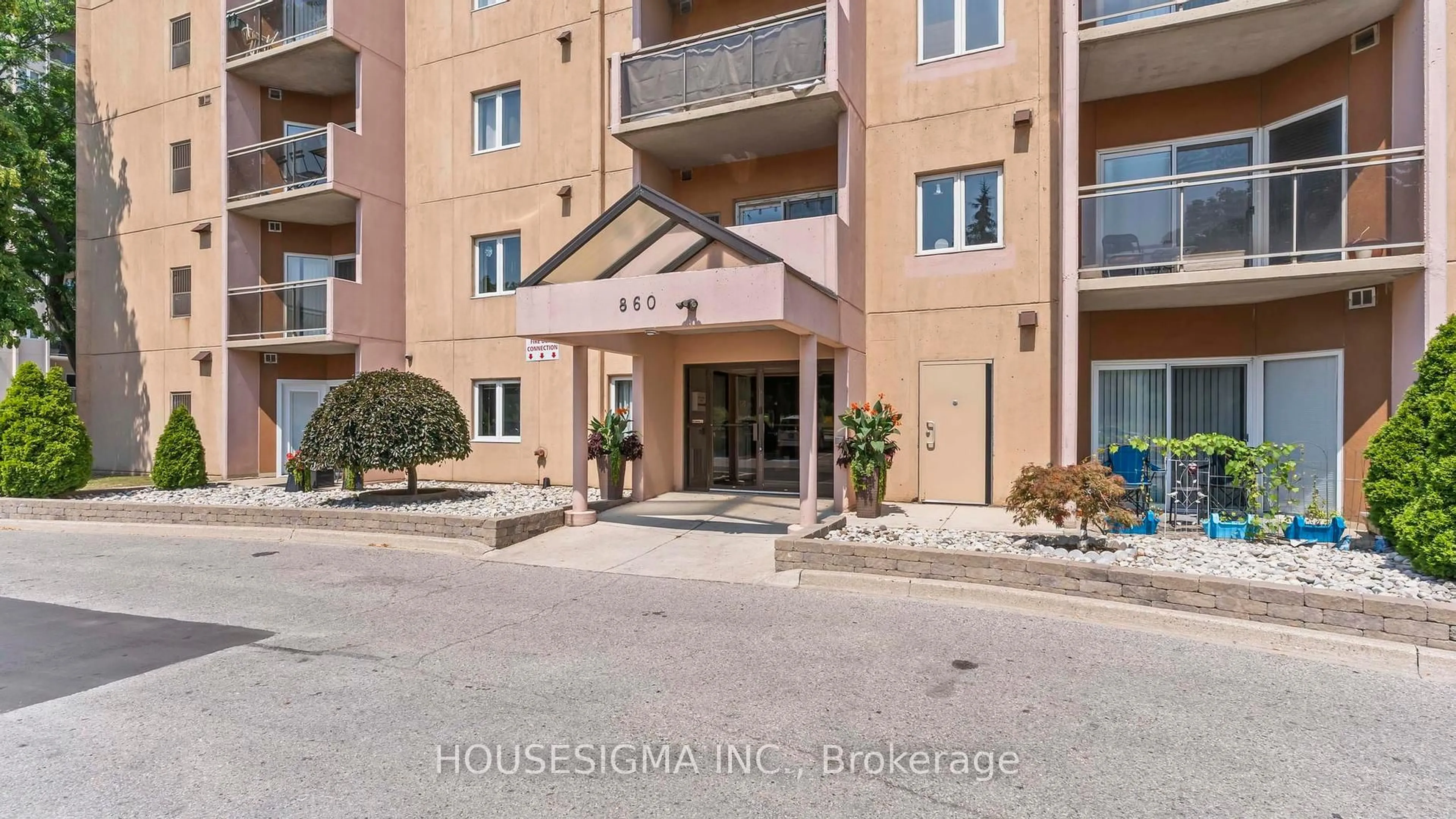 Indoor foyer for 860 Commissioners Rd #903, London South Ontario N6C 5Y8