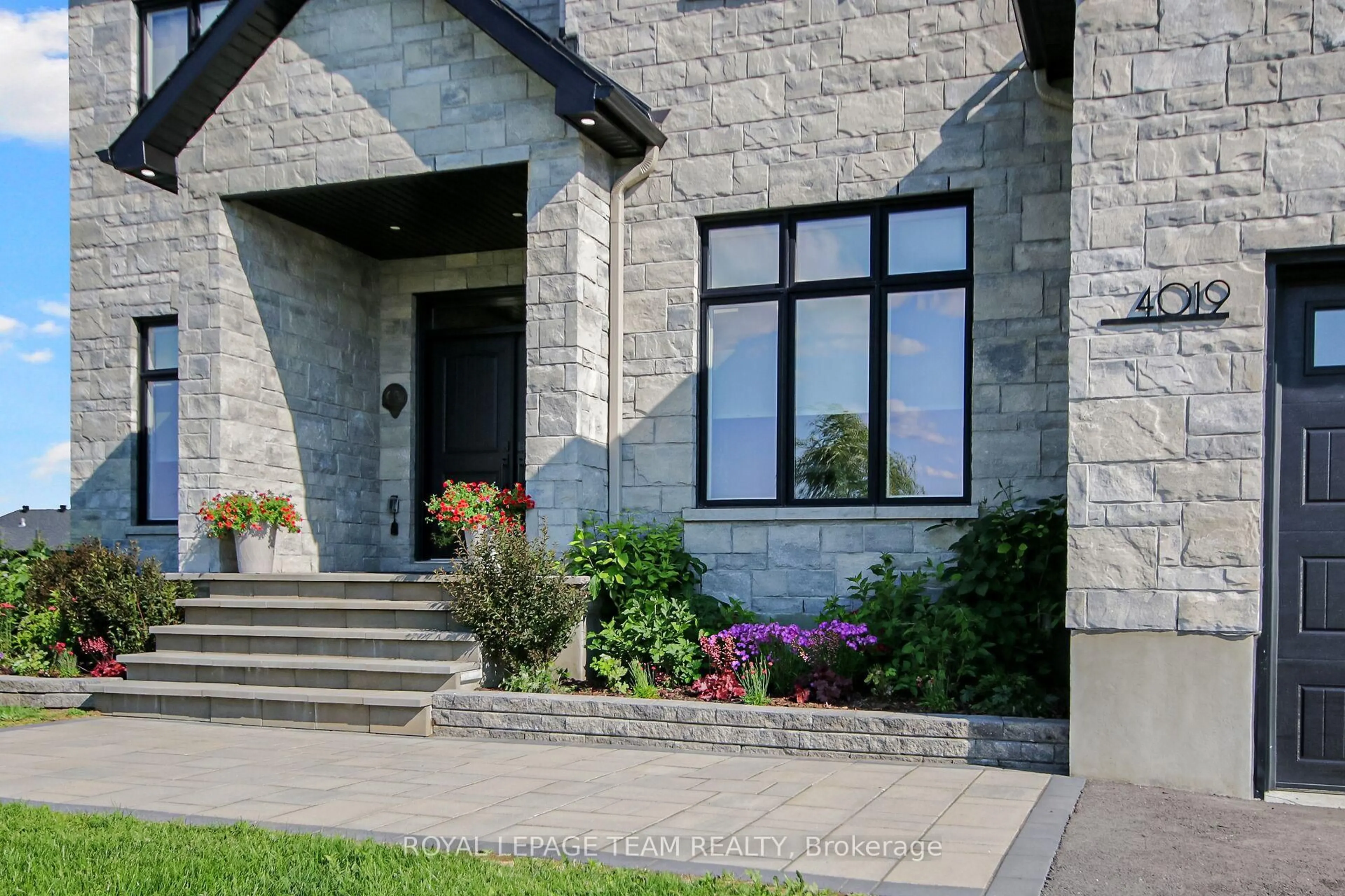 Home with brick exterior material, unknown for 4019 Perennial Way, Ottawa Ontario K4P 0G7