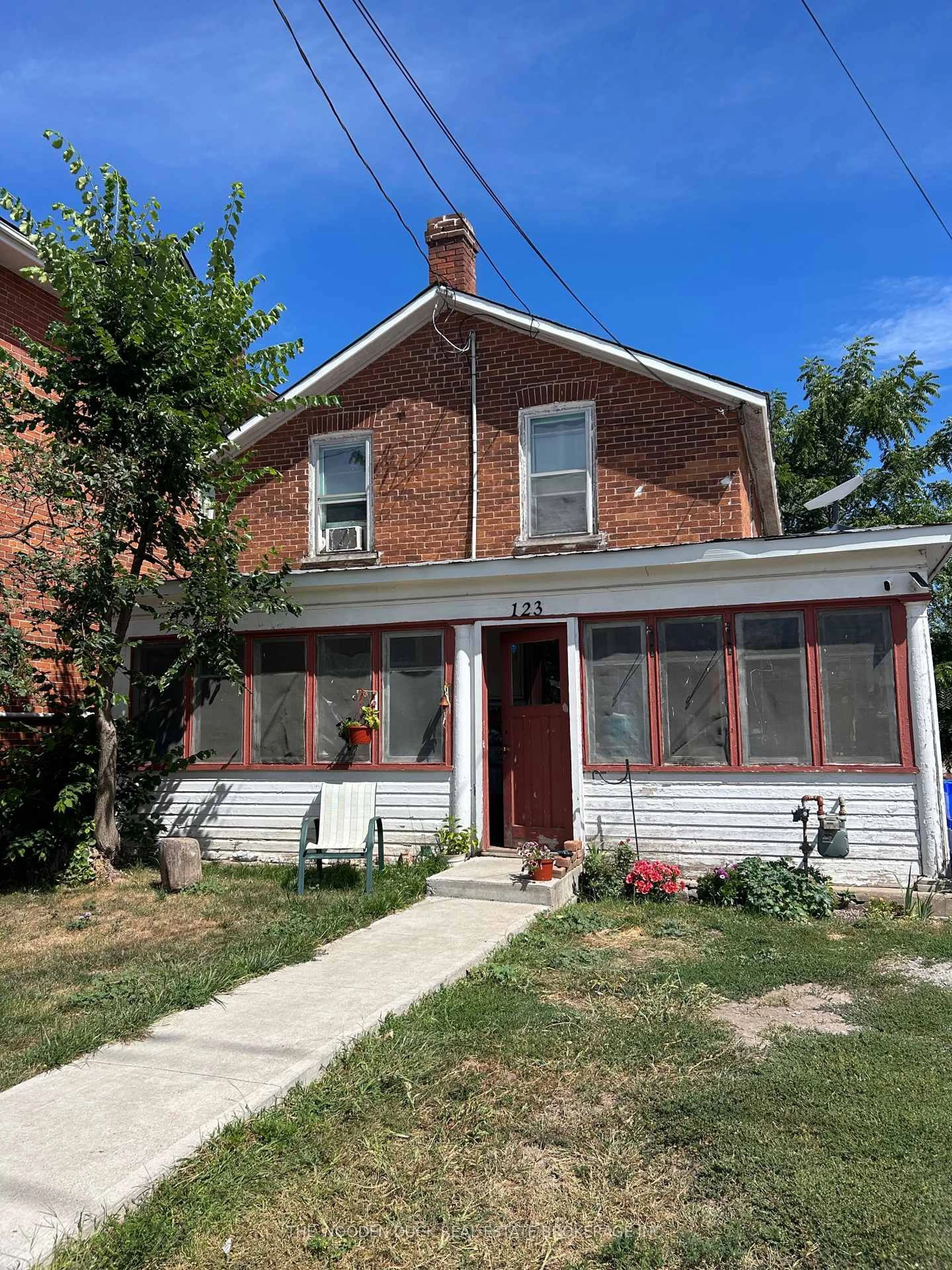 Home with brick exterior material, building for 123 Durham St, Madoc Ontario K0K 2K0