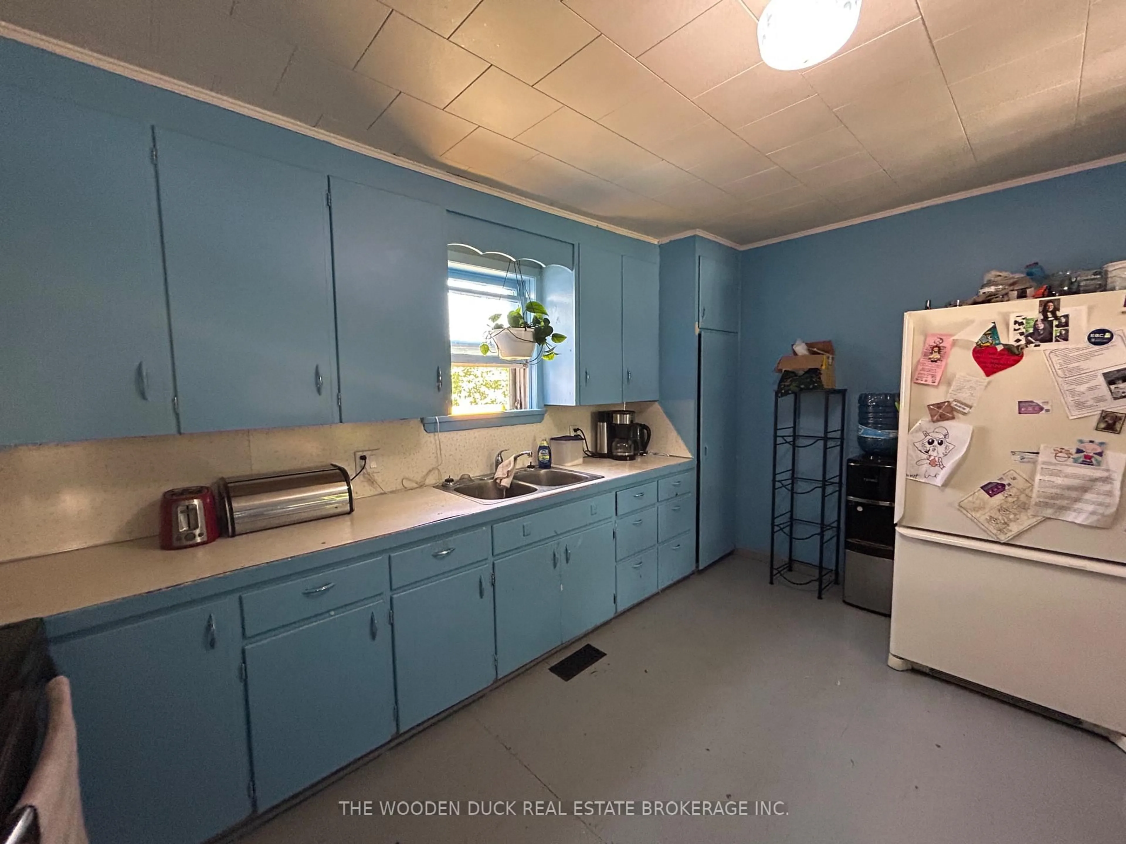 Standard kitchen, unknown for 123 Durham St, Madoc Ontario K0K 2K0