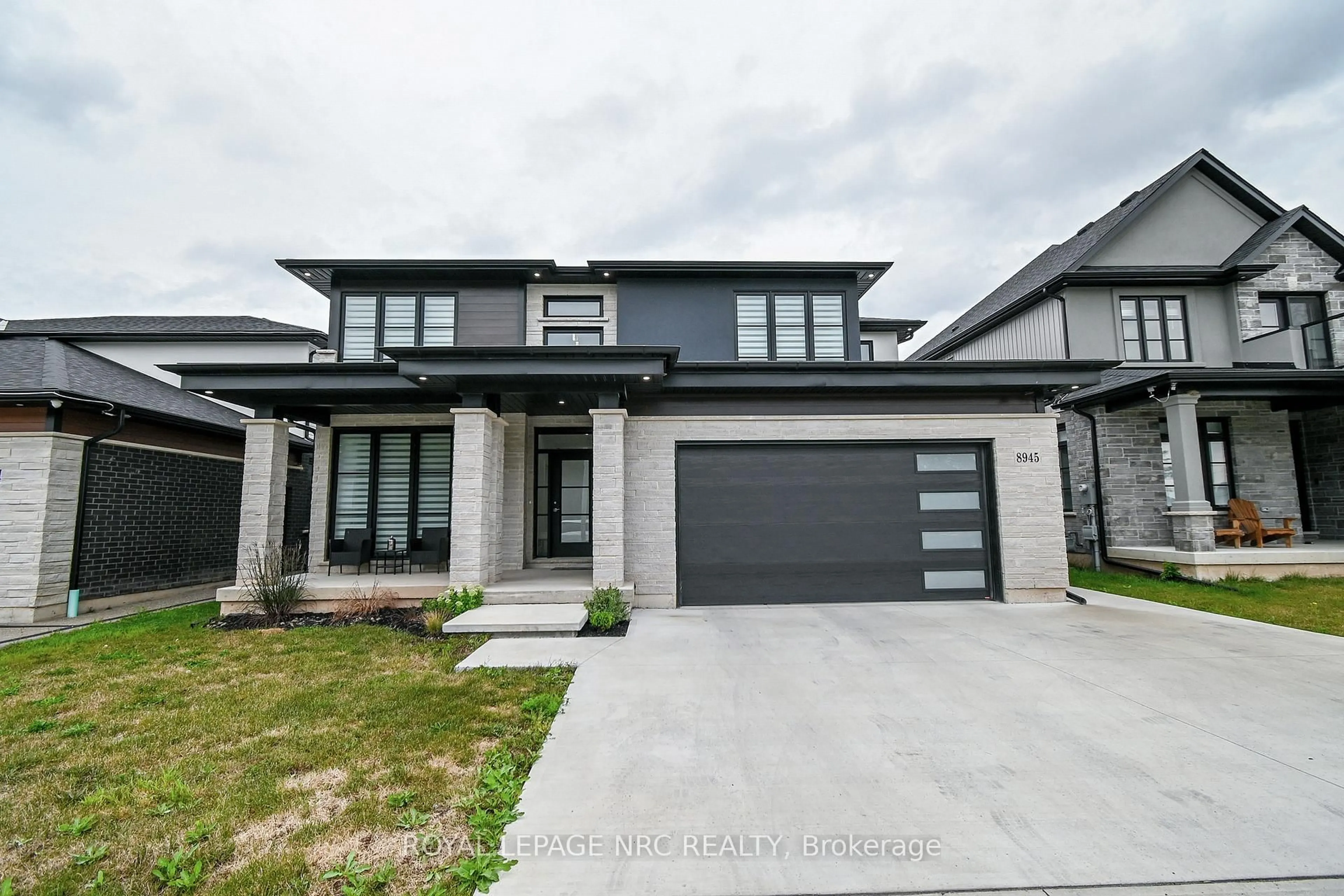 Home with brick exterior material, street for 8945 Emily Blvd, Niagara Falls Ontario L2H 3T1