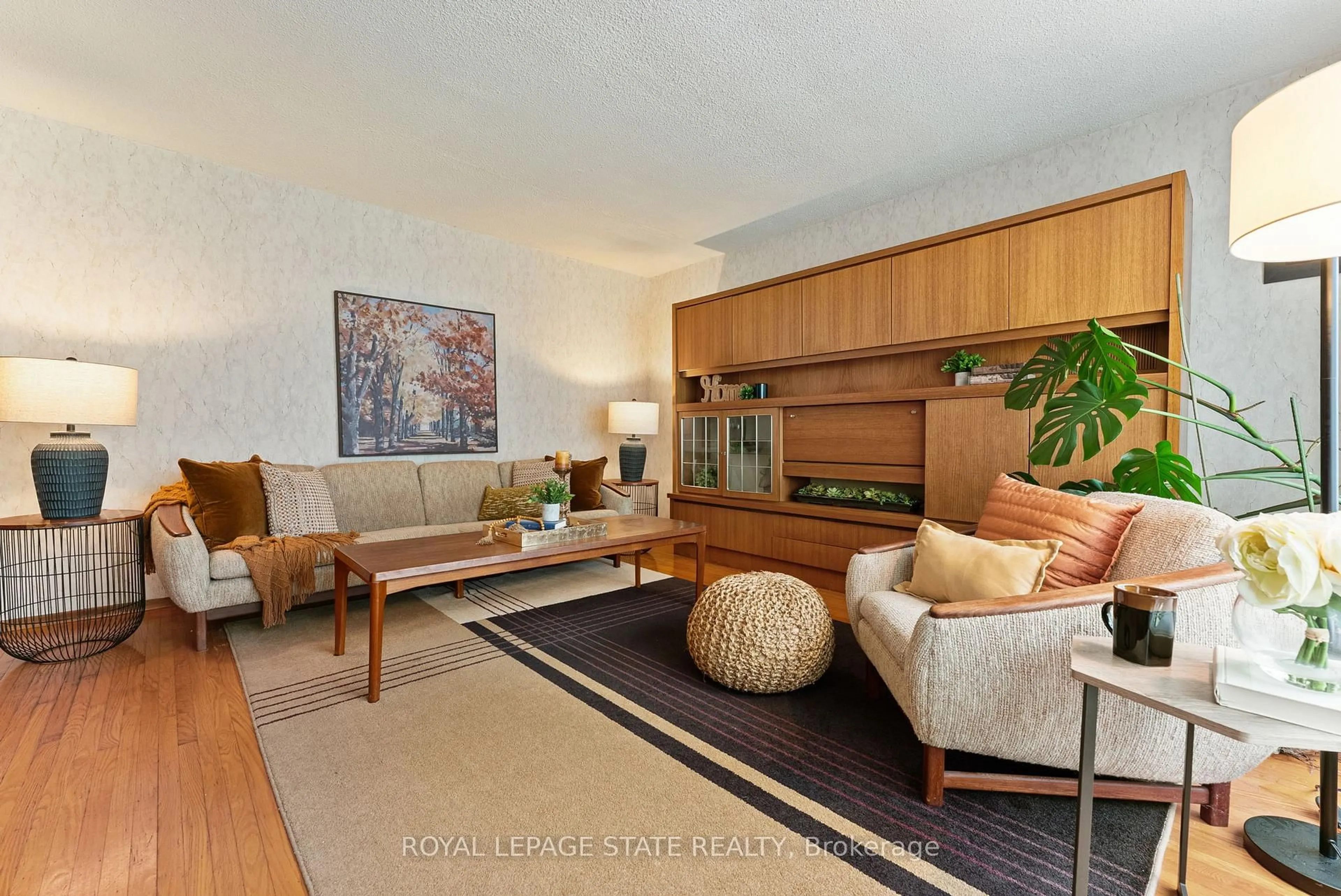 Living room with furniture, unknown for 104 Berkindale Dr, Hamilton Ontario L8E 1M5